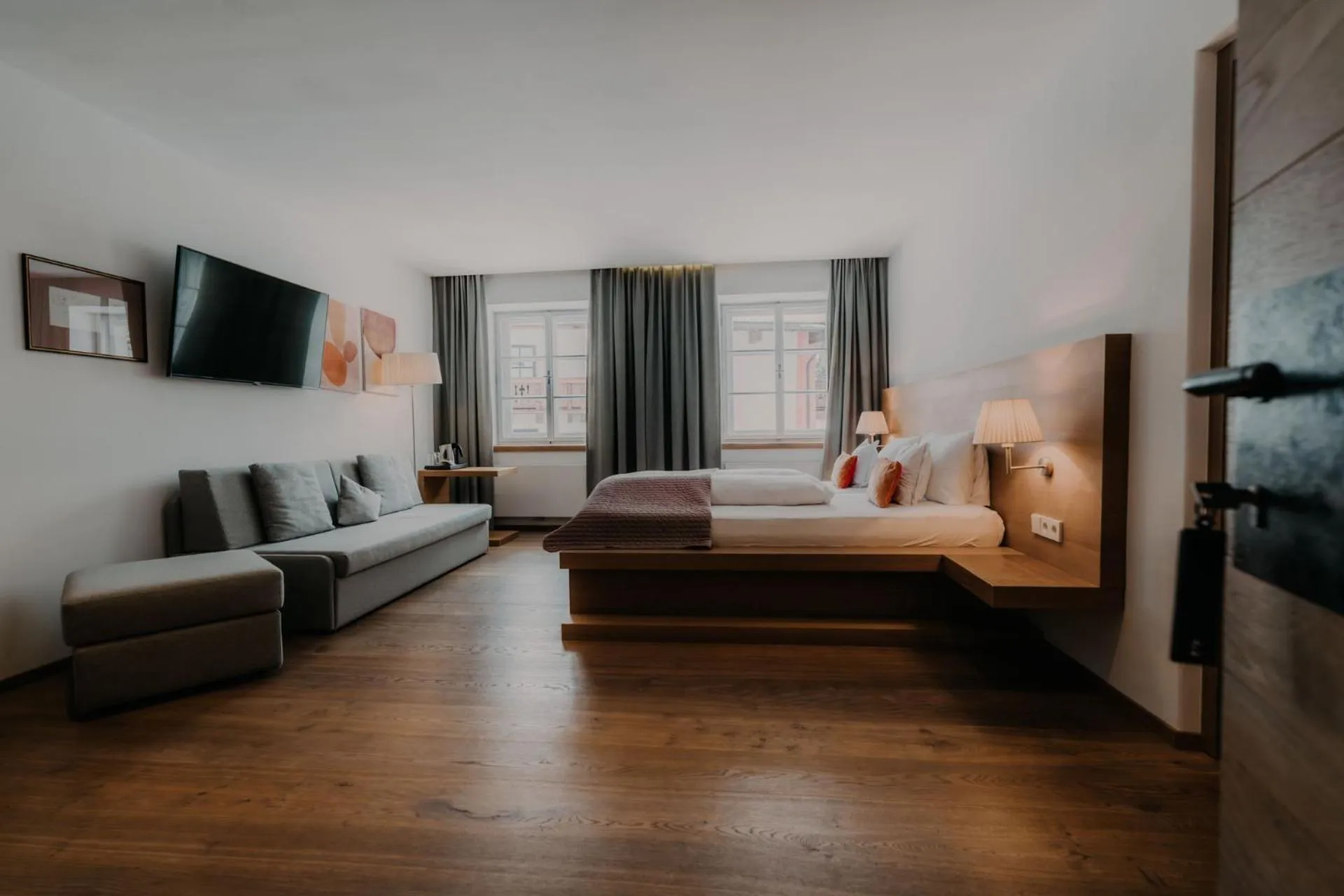 Photo of the whole room, Bed in Strasserwirt - Ansitz zu Tirol