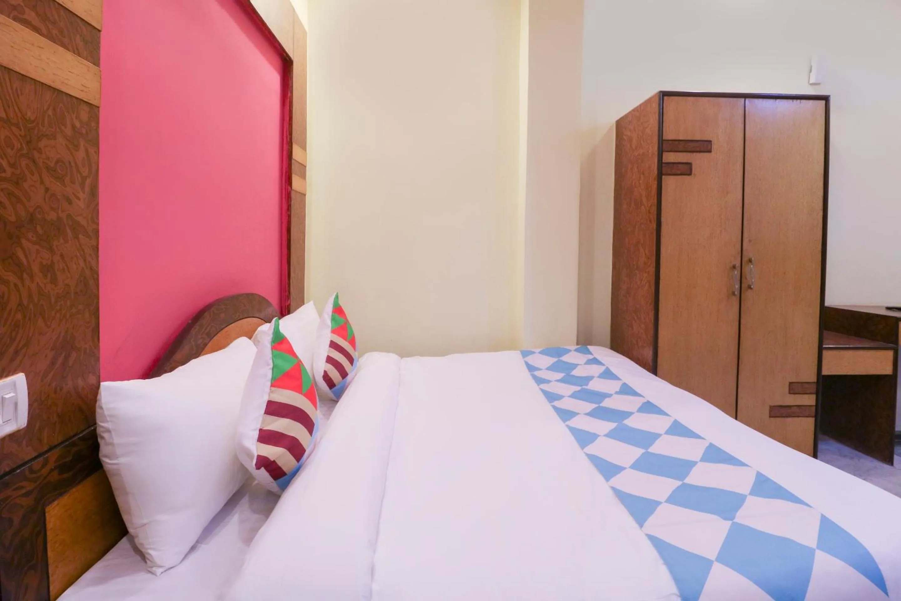 Bedroom, Bed in Hotel O Home Cozy Studio Collage Square Hotel Maya International Near St. Thomas's Church