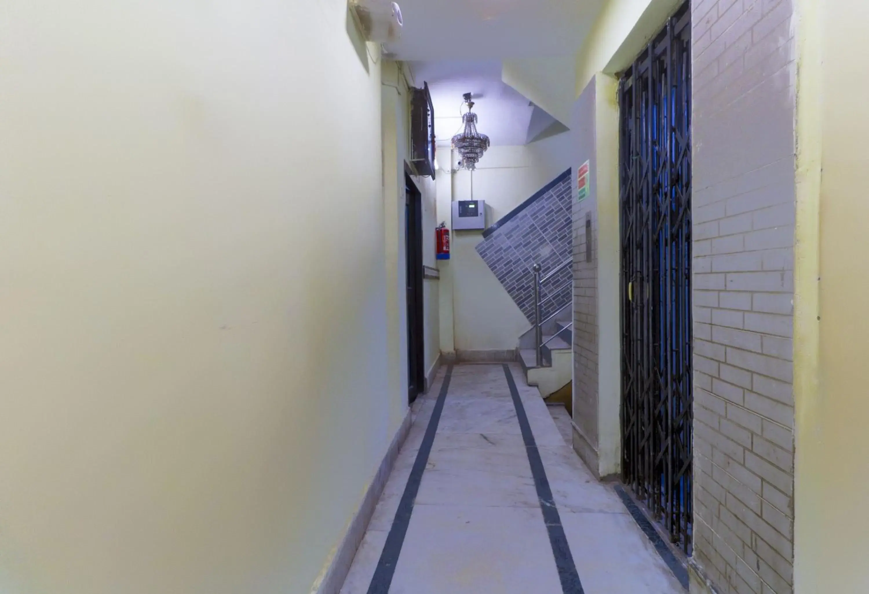 Lobby or reception in Hotel O Home Cozy Studio Collage Square Hotel Maya International Near St. Thomas's Church Lobby or reception in Hotel O Home Cozy Studio Collage Square Hotel Maya International Near St. Thomas's Church