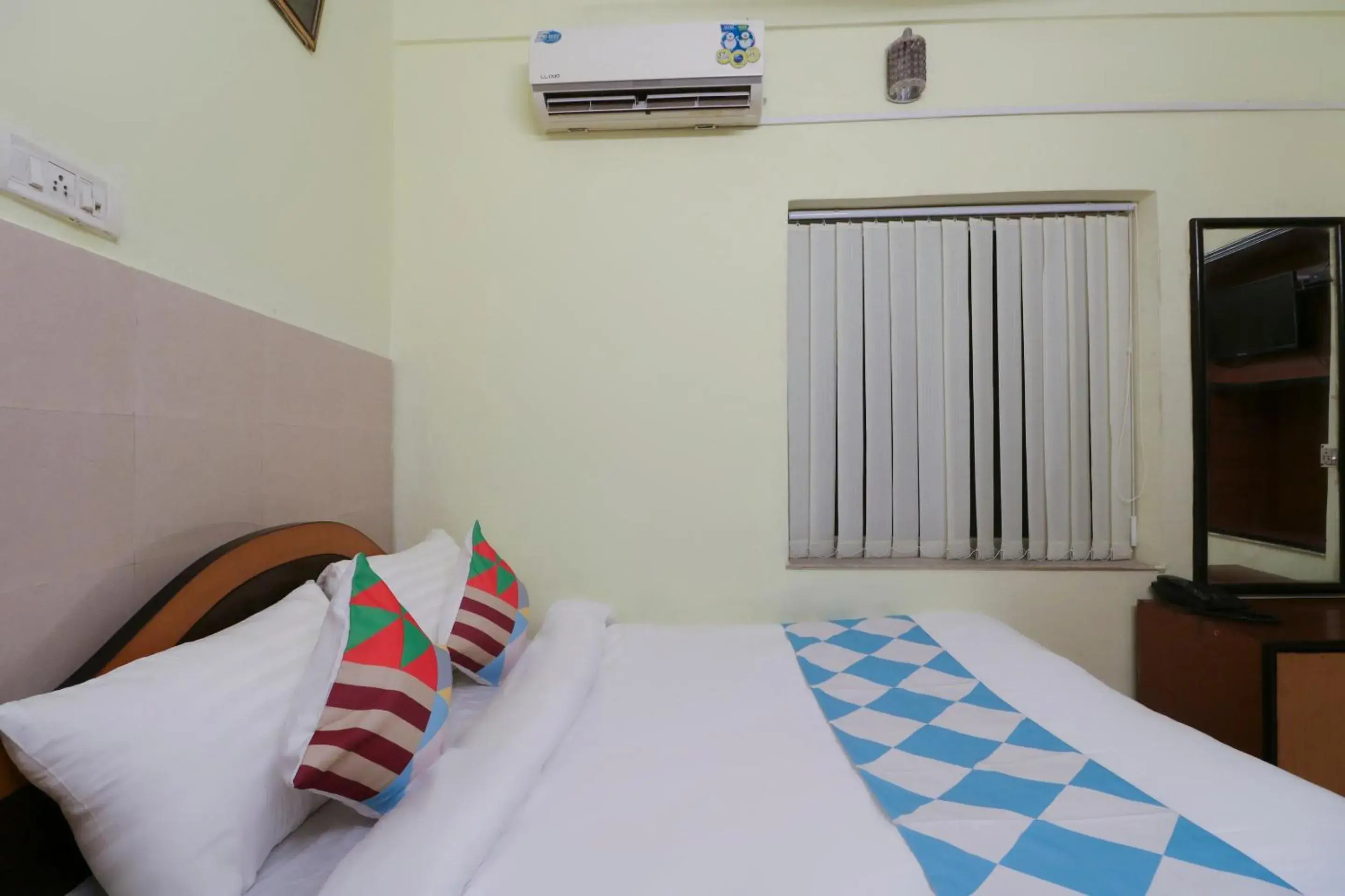 Bedroom, Bed in Super Hotel O Home Cozy Studio Collage Square Hotel Maya International Near St. Thomas's Church Bedroom, Bed in Super Hotel O Home Cozy Studio Collage Square Hotel Maya International Near St. Thomas's Church