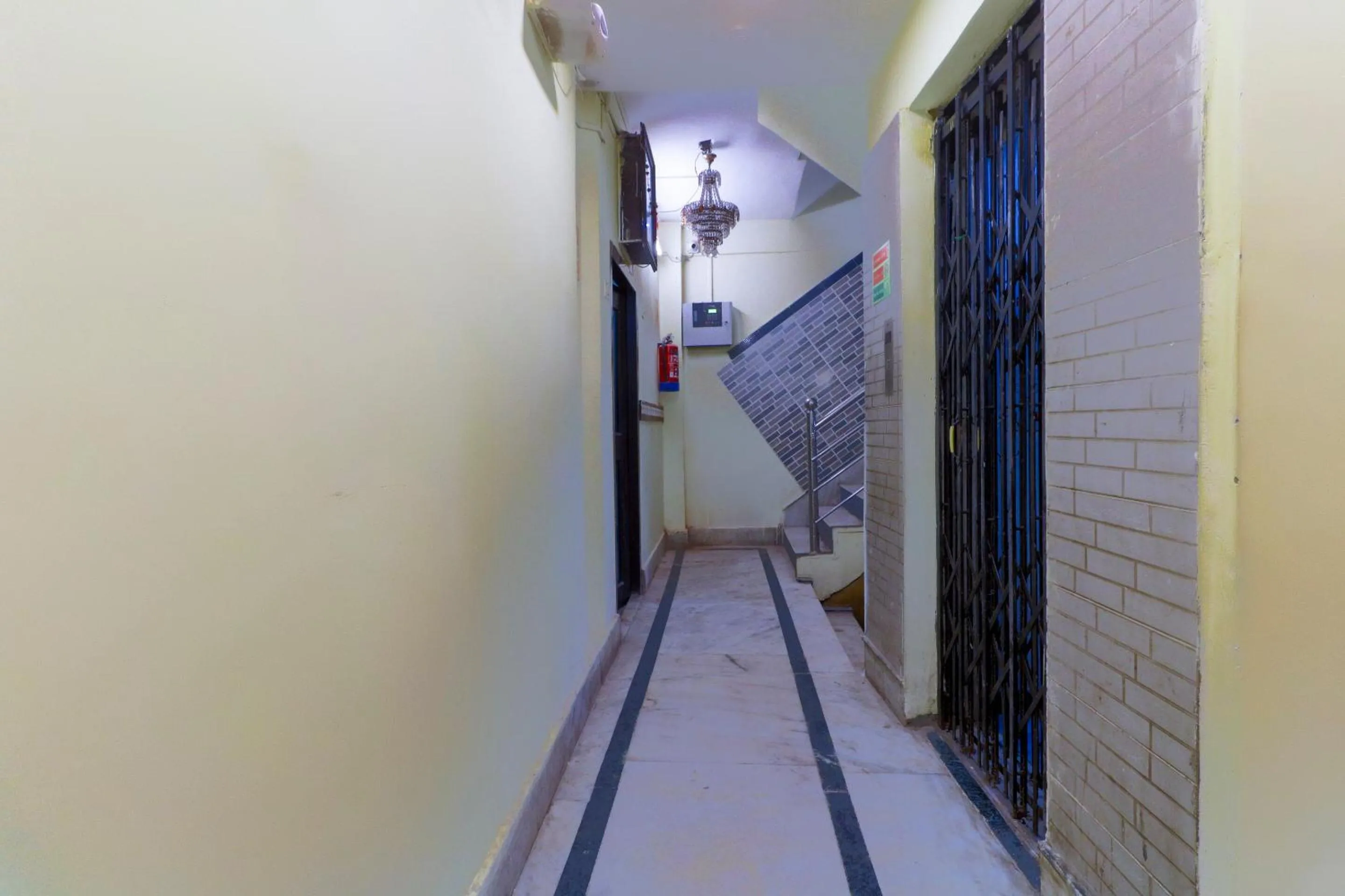 Lobby or reception in Hotel O Home Cozy Studio Collage Square Hotel Maya International Near St. Thomas's Church