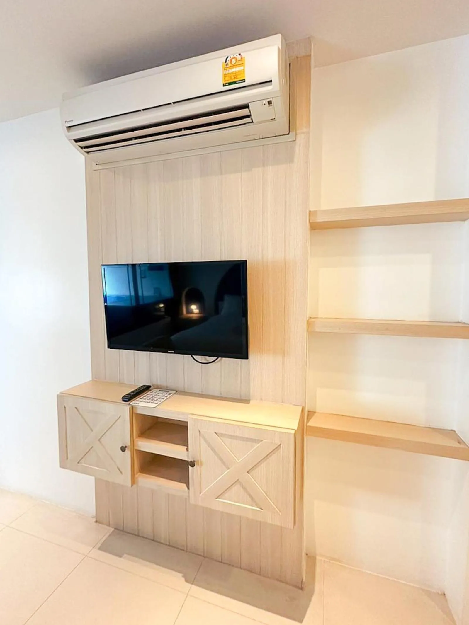 TV and multimedia in Costa Beach Residence & Jacuzzi