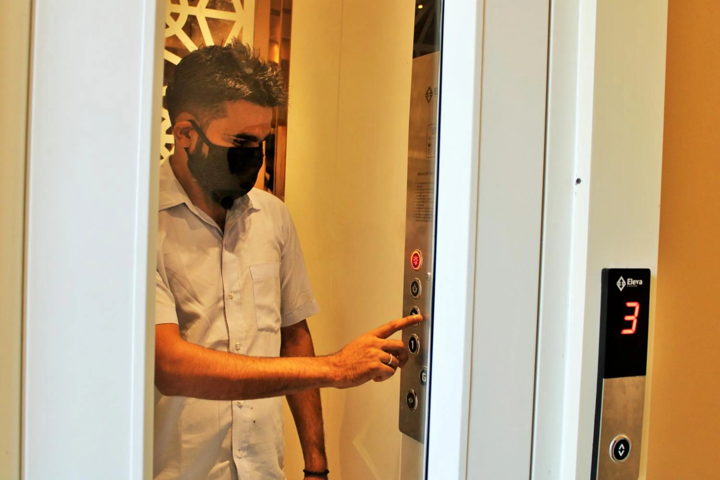 elevator in Wotel Calangute Goa