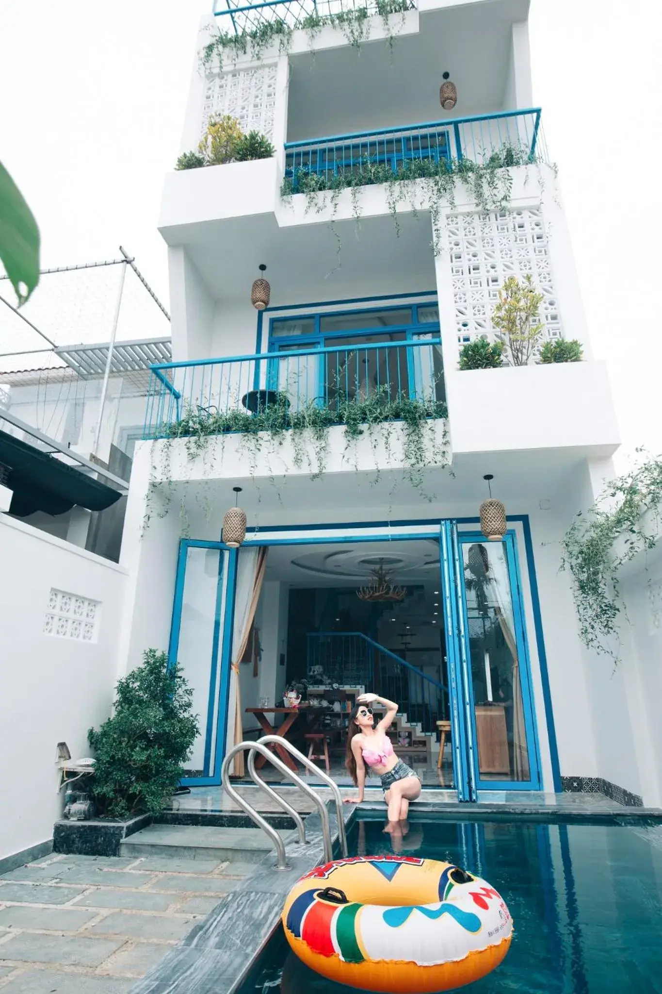 Property building in Hoi An Lazy Bear Hostel Property building in Hoi An Lazy Bear Hostel