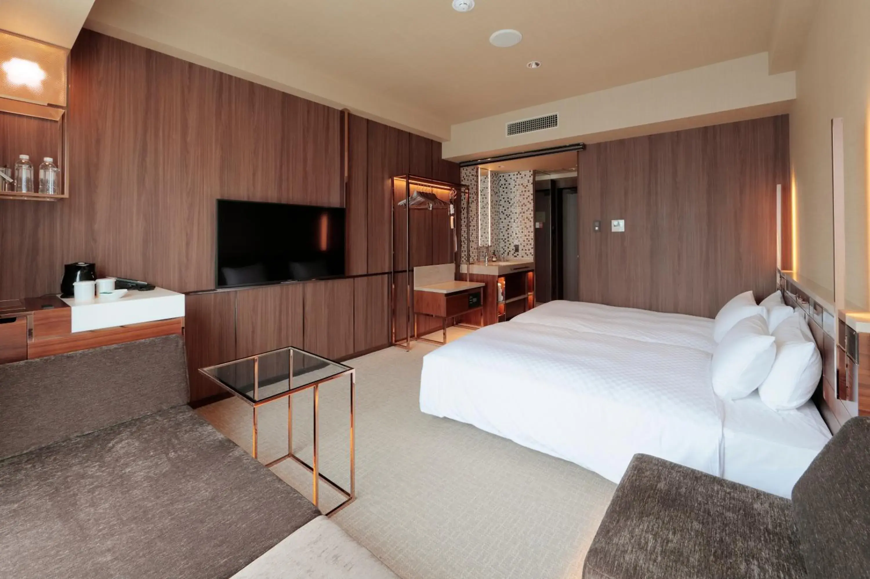 Photo of the whole room, Bed in Candeo Hotels Kyoto Karasuma Rokkaku Photo of the whole room, Bed in Candeo Hotels Kyoto Karasuma Rokkaku