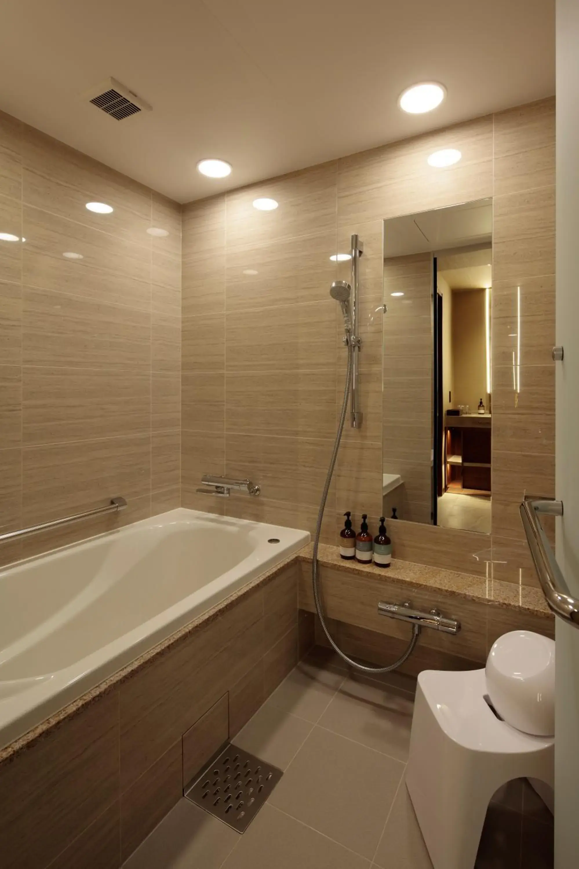 Bathroom in Candeo Hotels Kyoto Karasuma Rokkaku Bathroom in Candeo Hotels Kyoto Karasuma Rokkaku