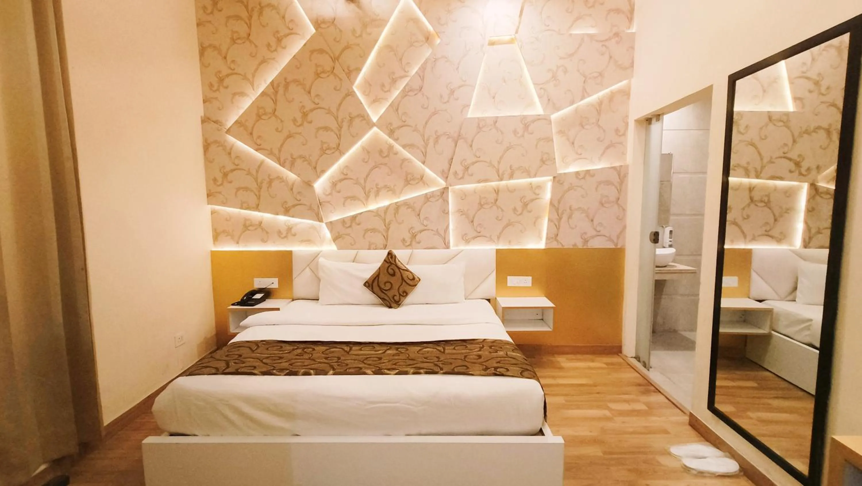 Bed in Crestline Sallow Club