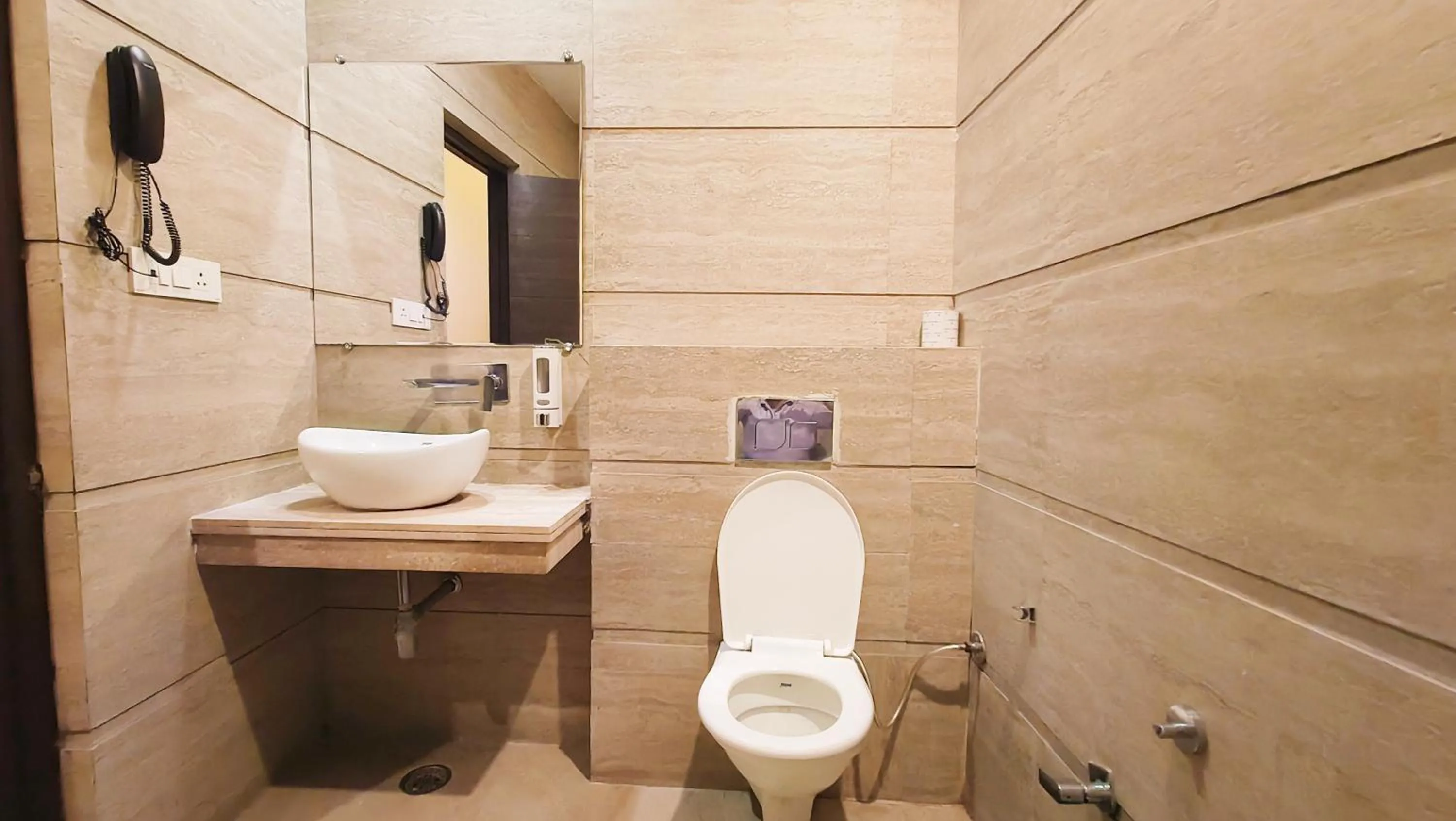 Toilet in Crestline Sallow Club