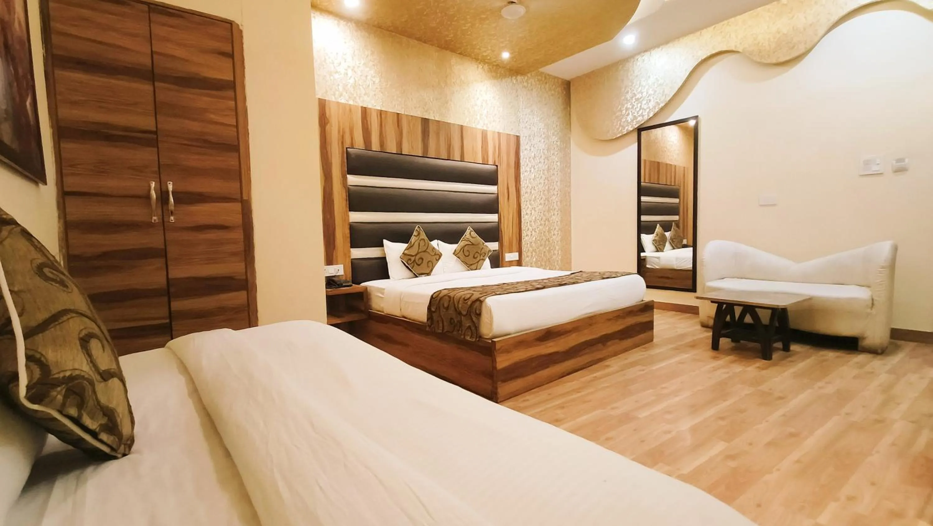 Bed in Crestline Sallow Club