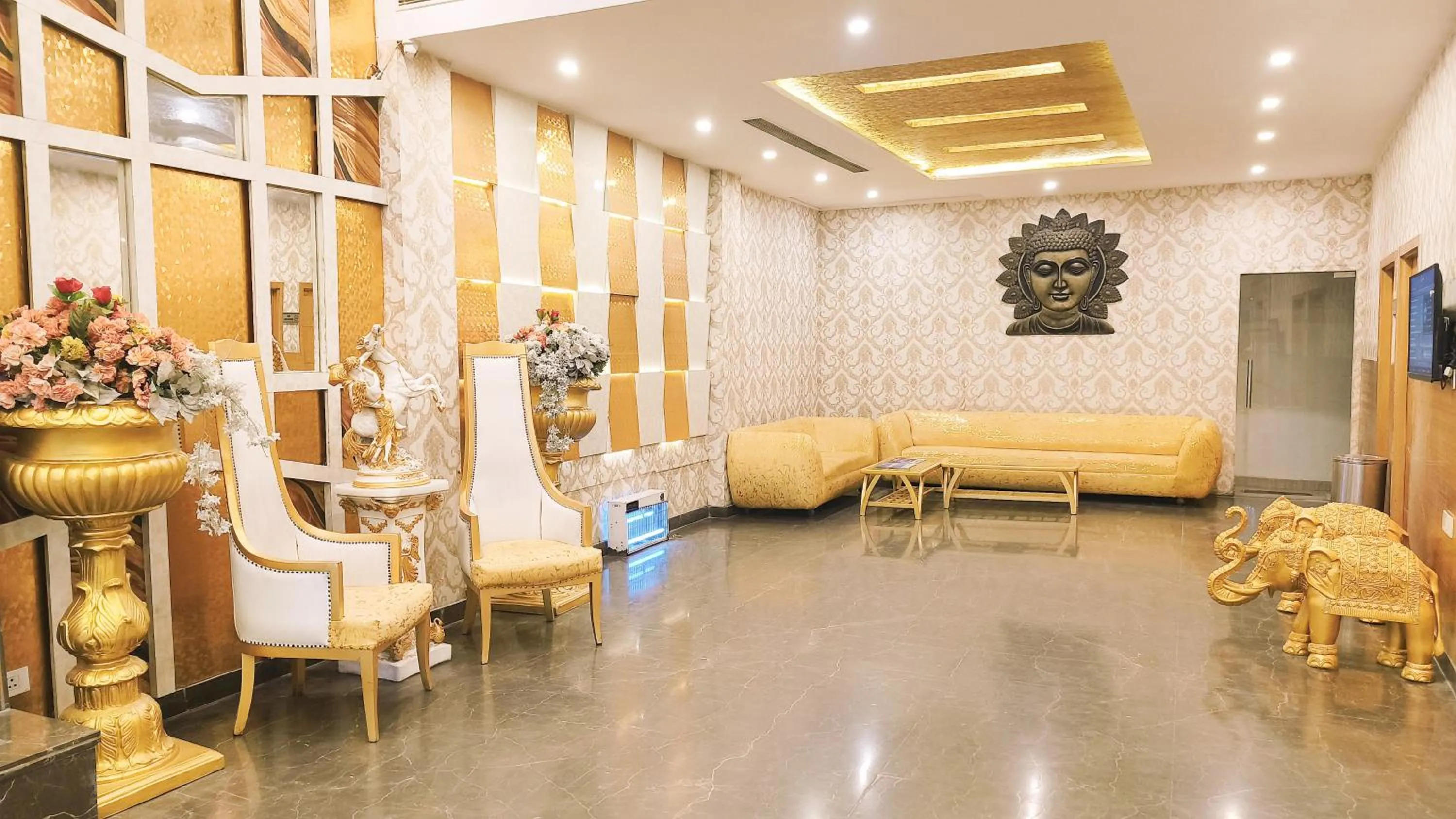 TV and multimedia in Crestline Sallow Club