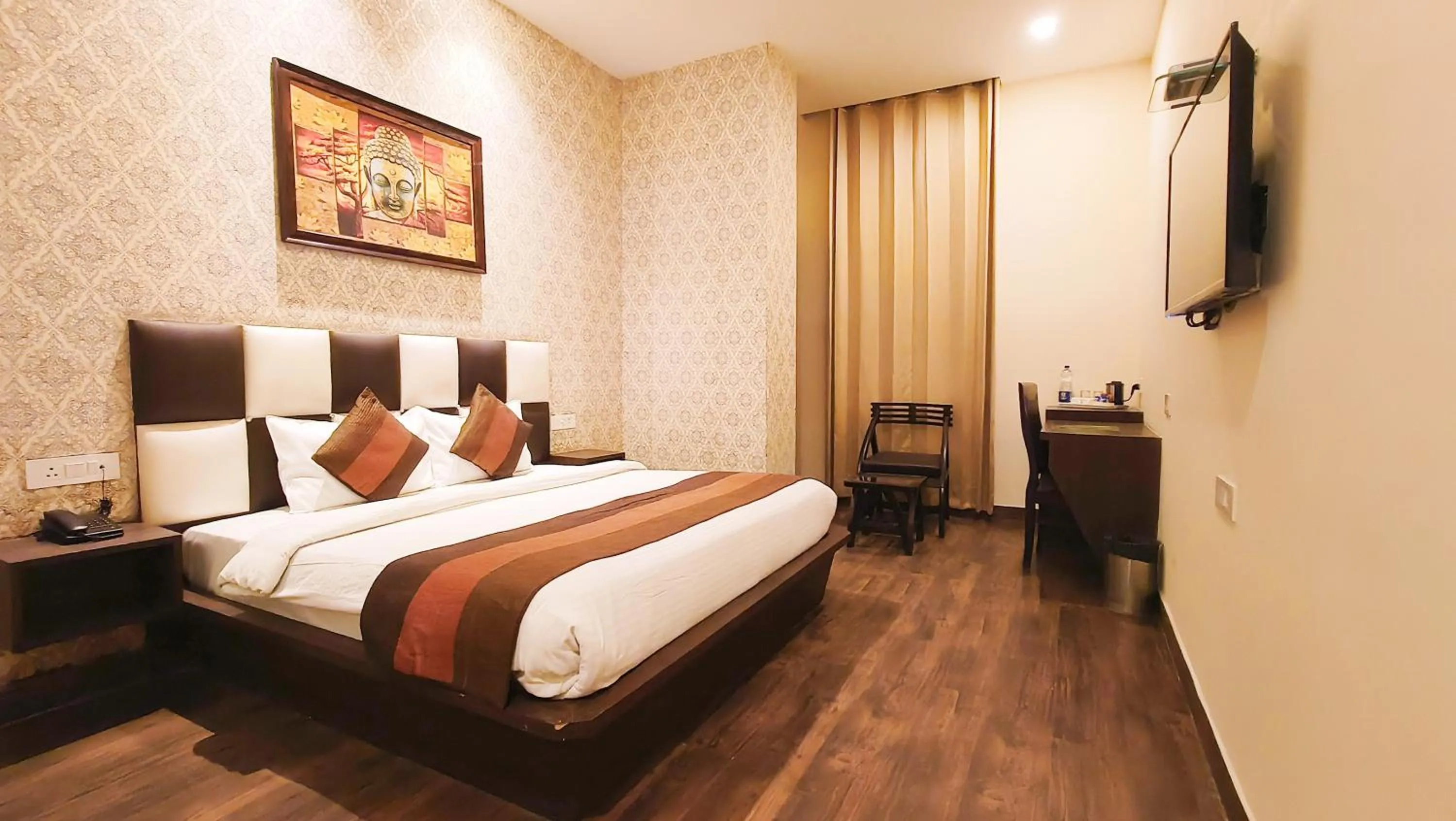 Bed in Crestline Sallow Club