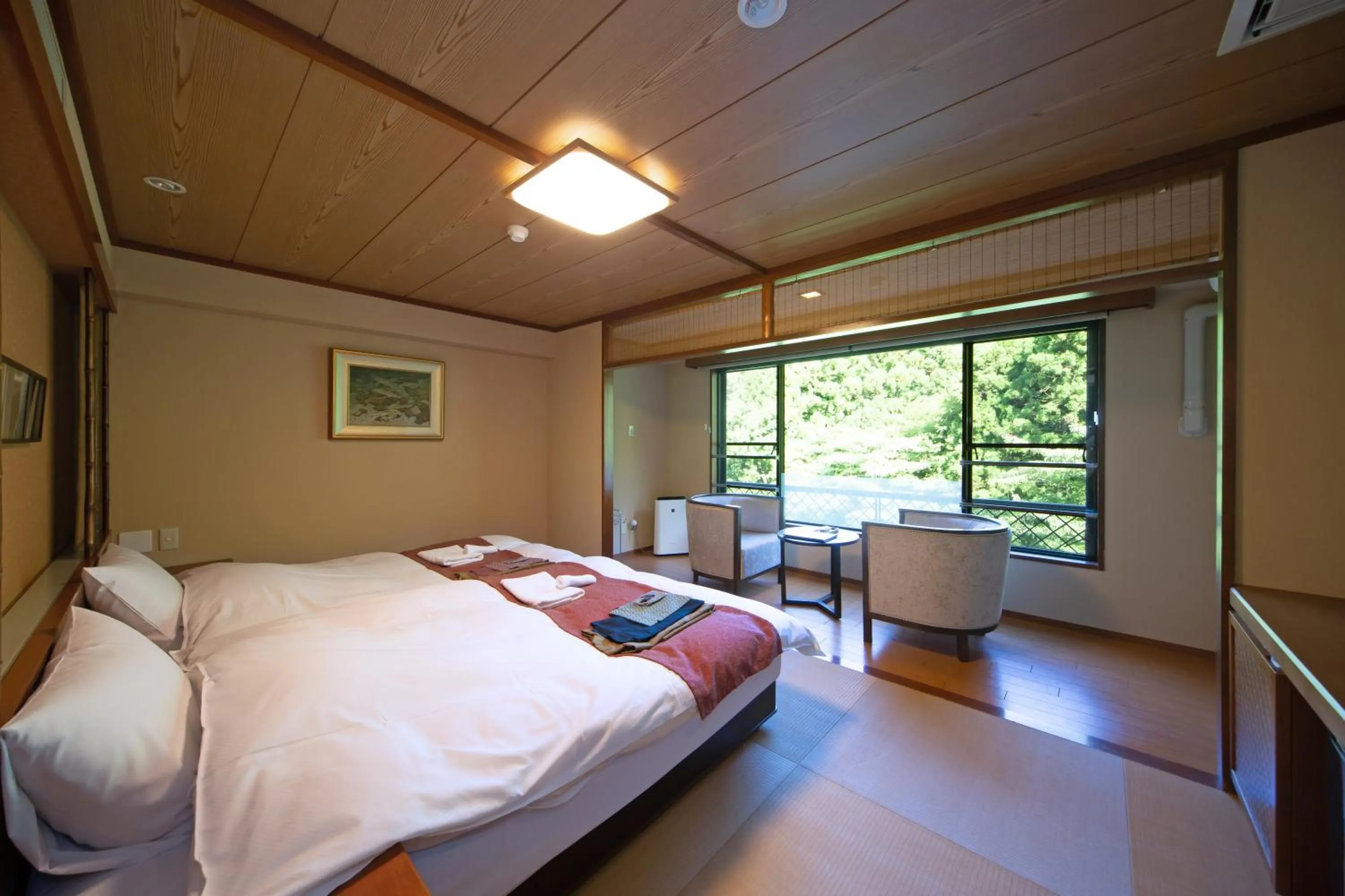 Photo of the whole room, Bed in Hakone Nanase formerly known as Manatei Hakone