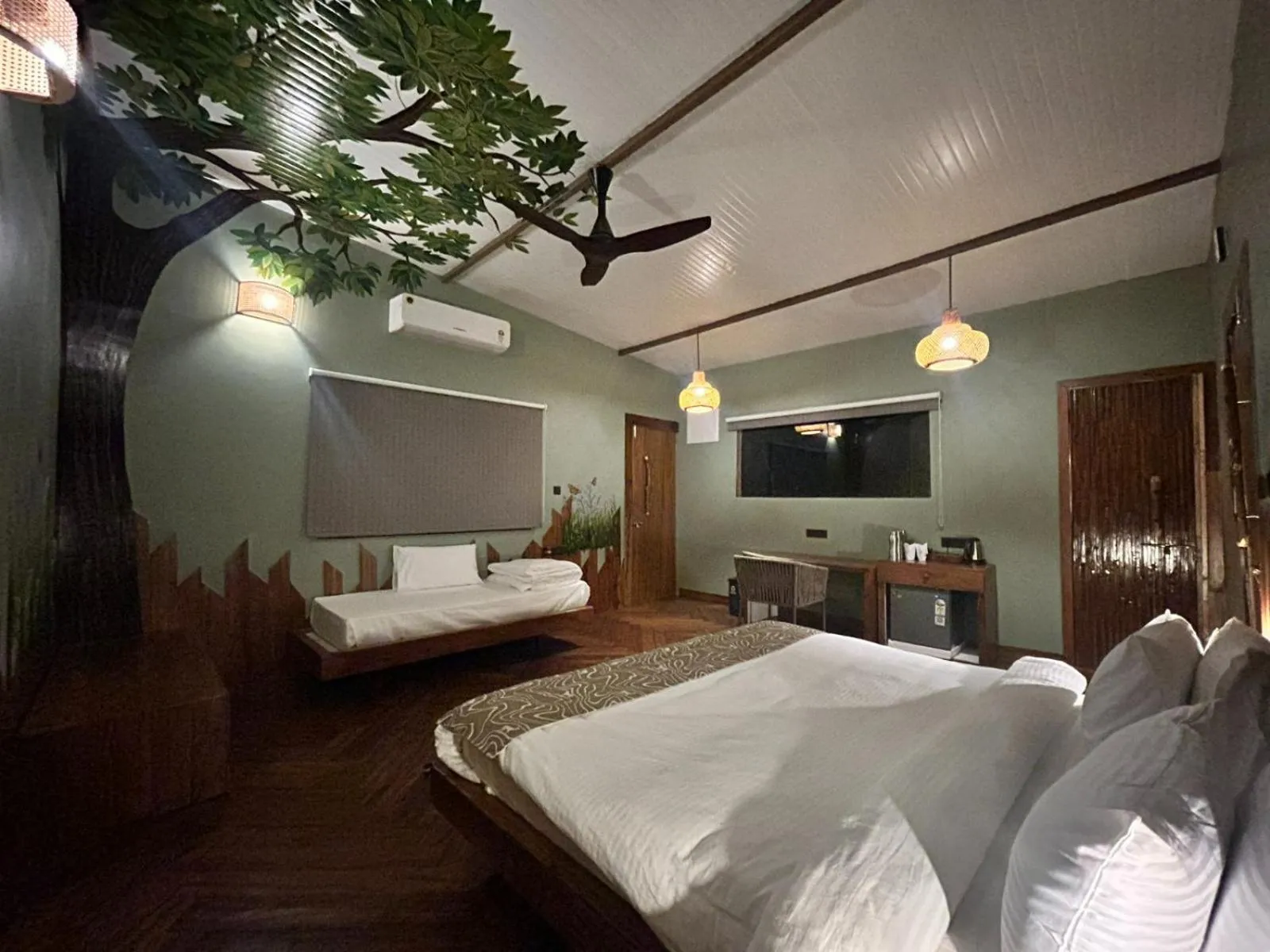 Bedroom, Bed in Tadoba Jungle Camp