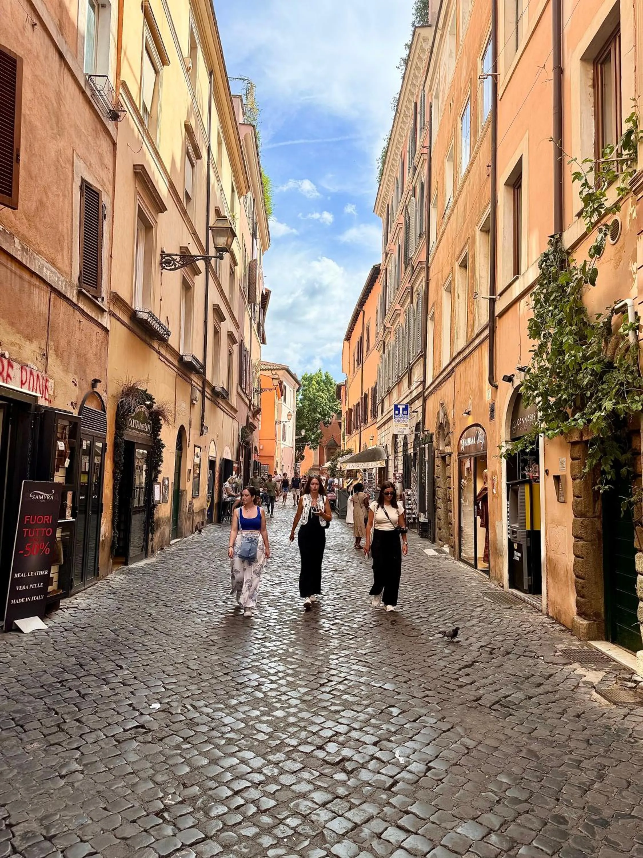 Property building in Via della Scala Suite