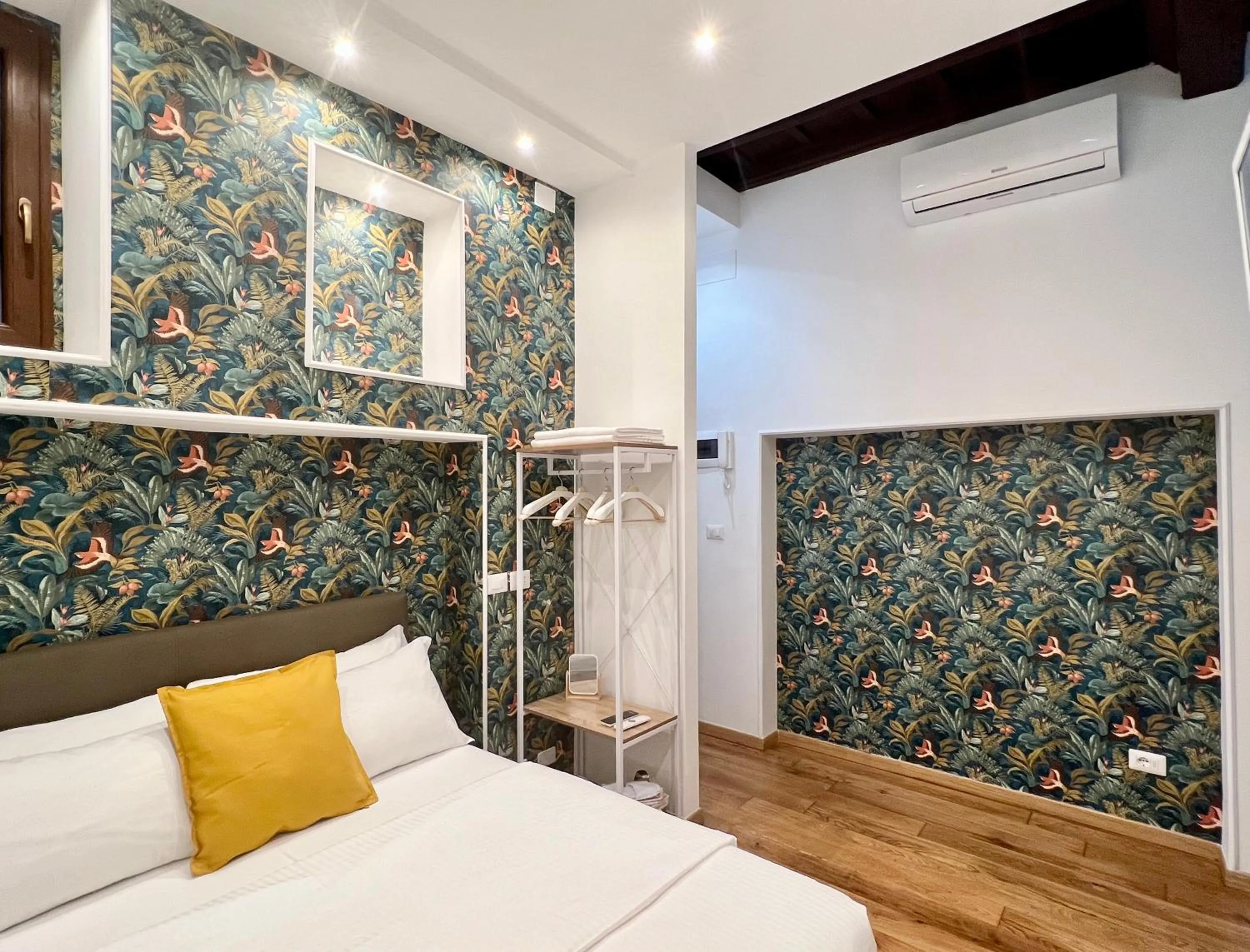Bedroom, Bed in Via della Scala Suite