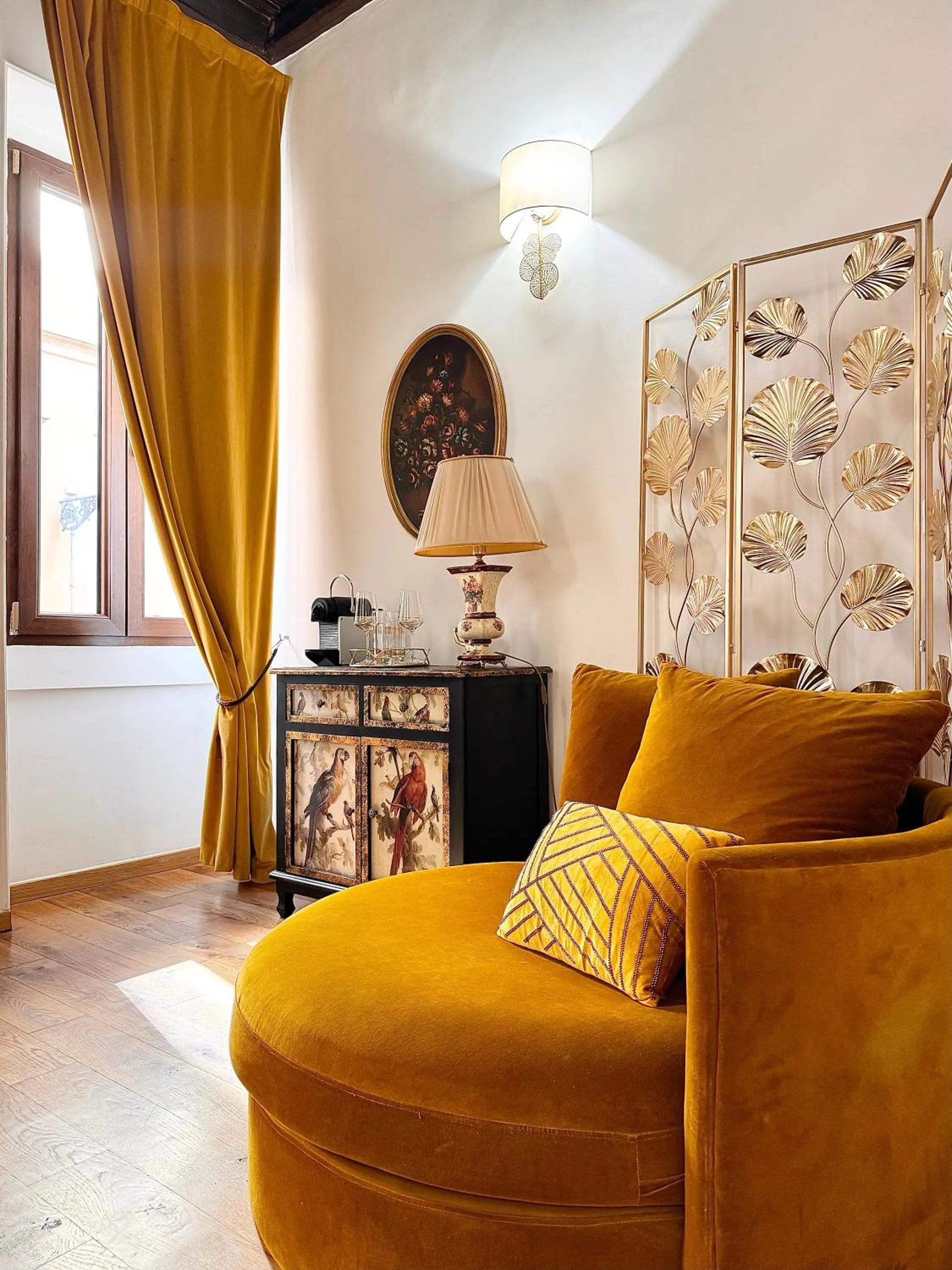 Living room in Via della Scala Suite