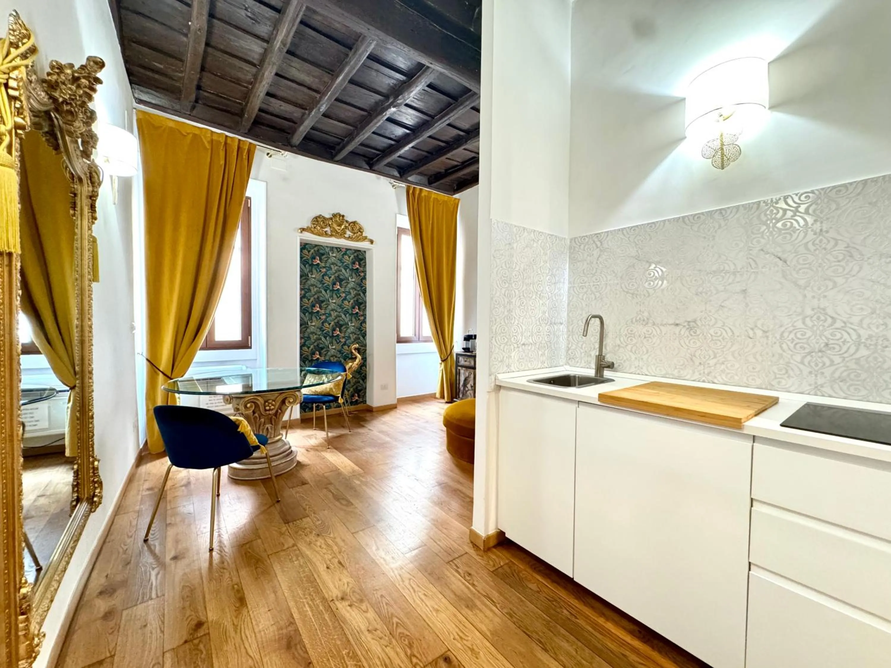 Kitchen or kitchenette in Via della Scala Suite