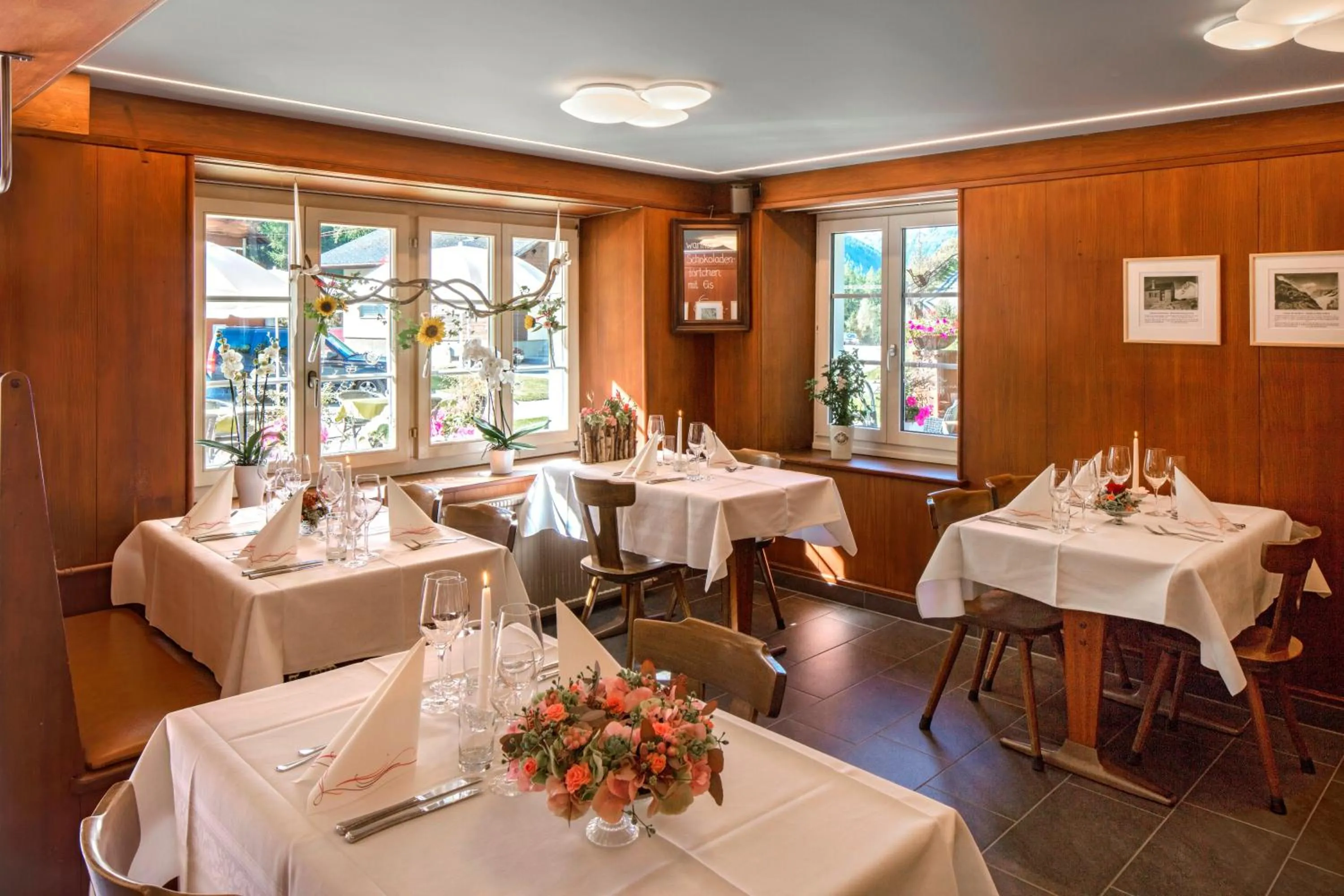 Restaurant/places to eat in Hotel Breithorn