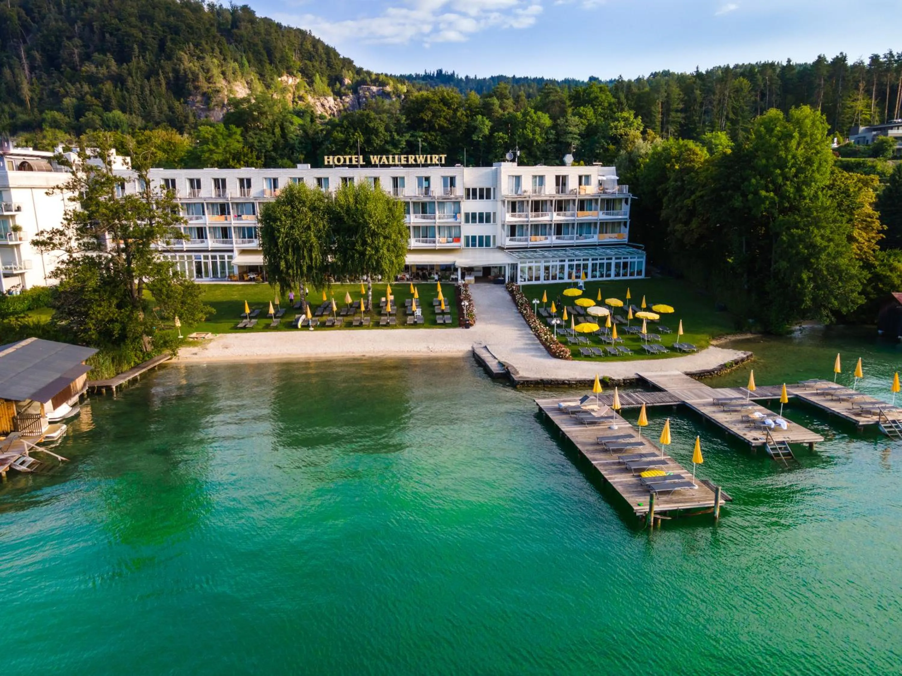 Property building in Werzers Seehotel Wallerwirt