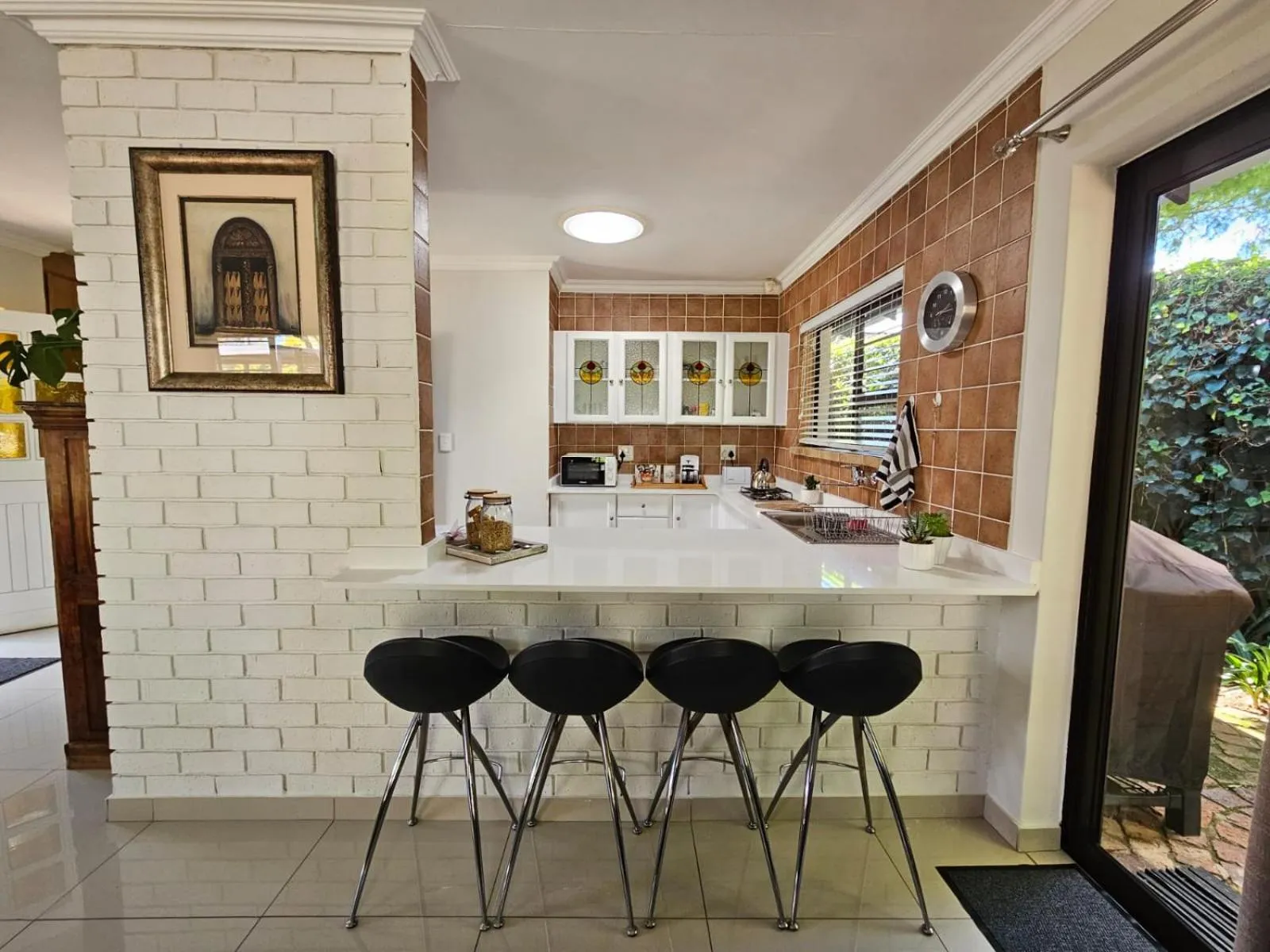 Kitchen or kitchenette in Jasmine Guest Cottage