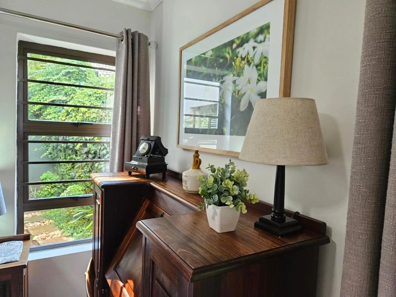 Bedroom in Jasmine Guest Cottage