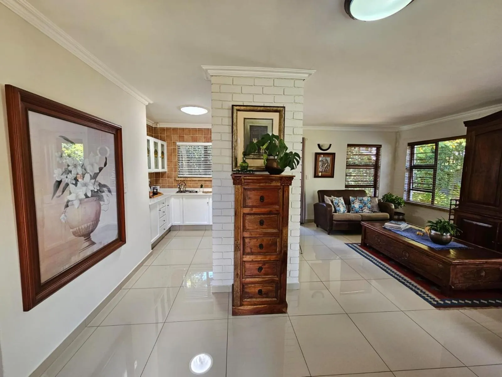 Living room in Jasmine Guest Cottage