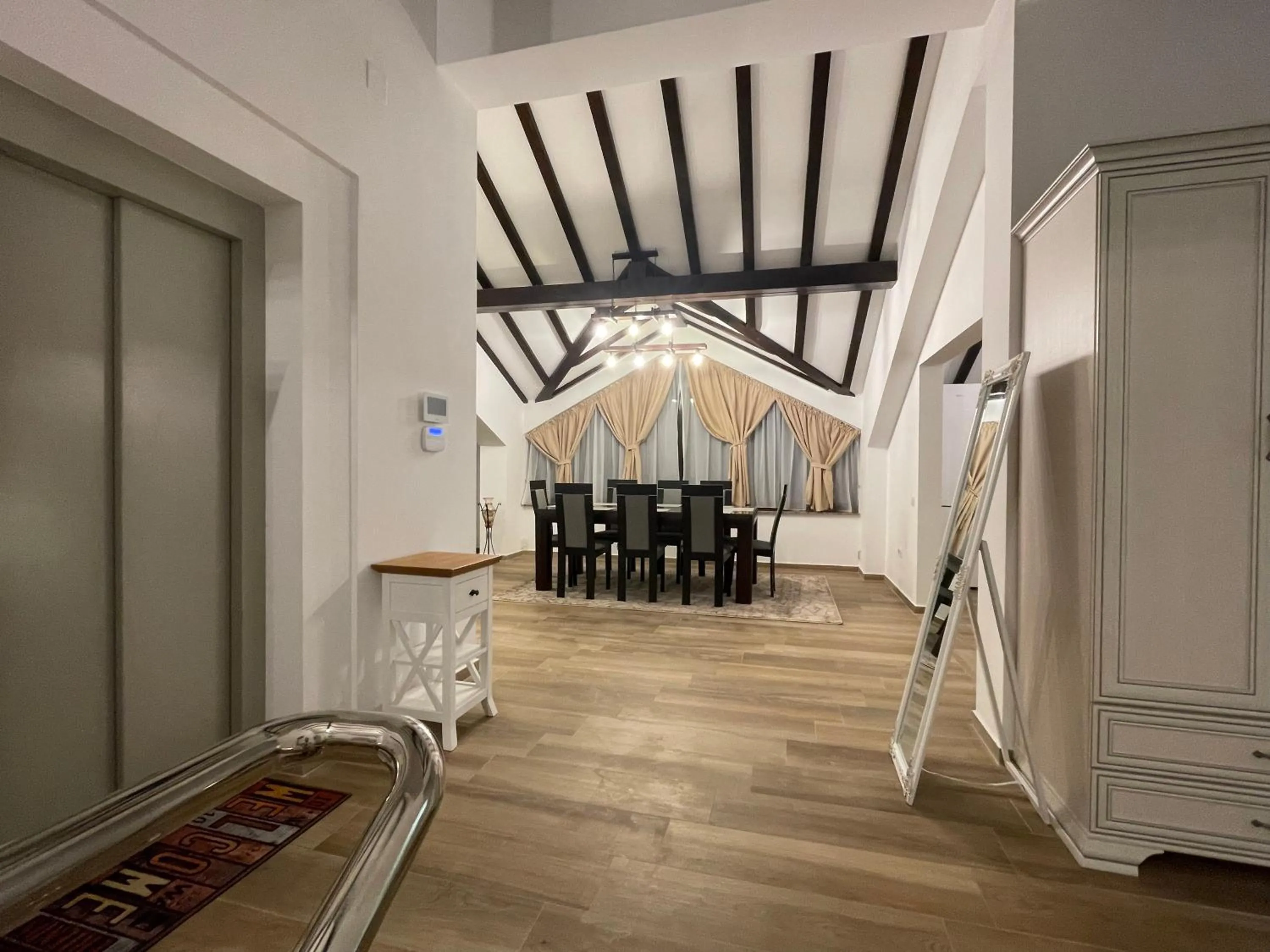 Dining area in Iarca Inn