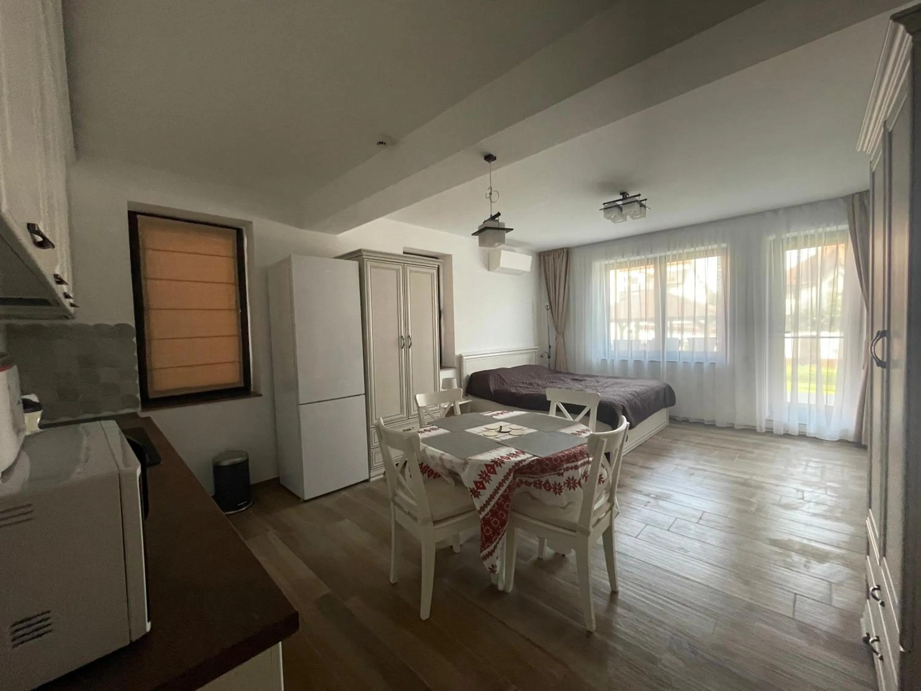 Dining area in Iarca Inn