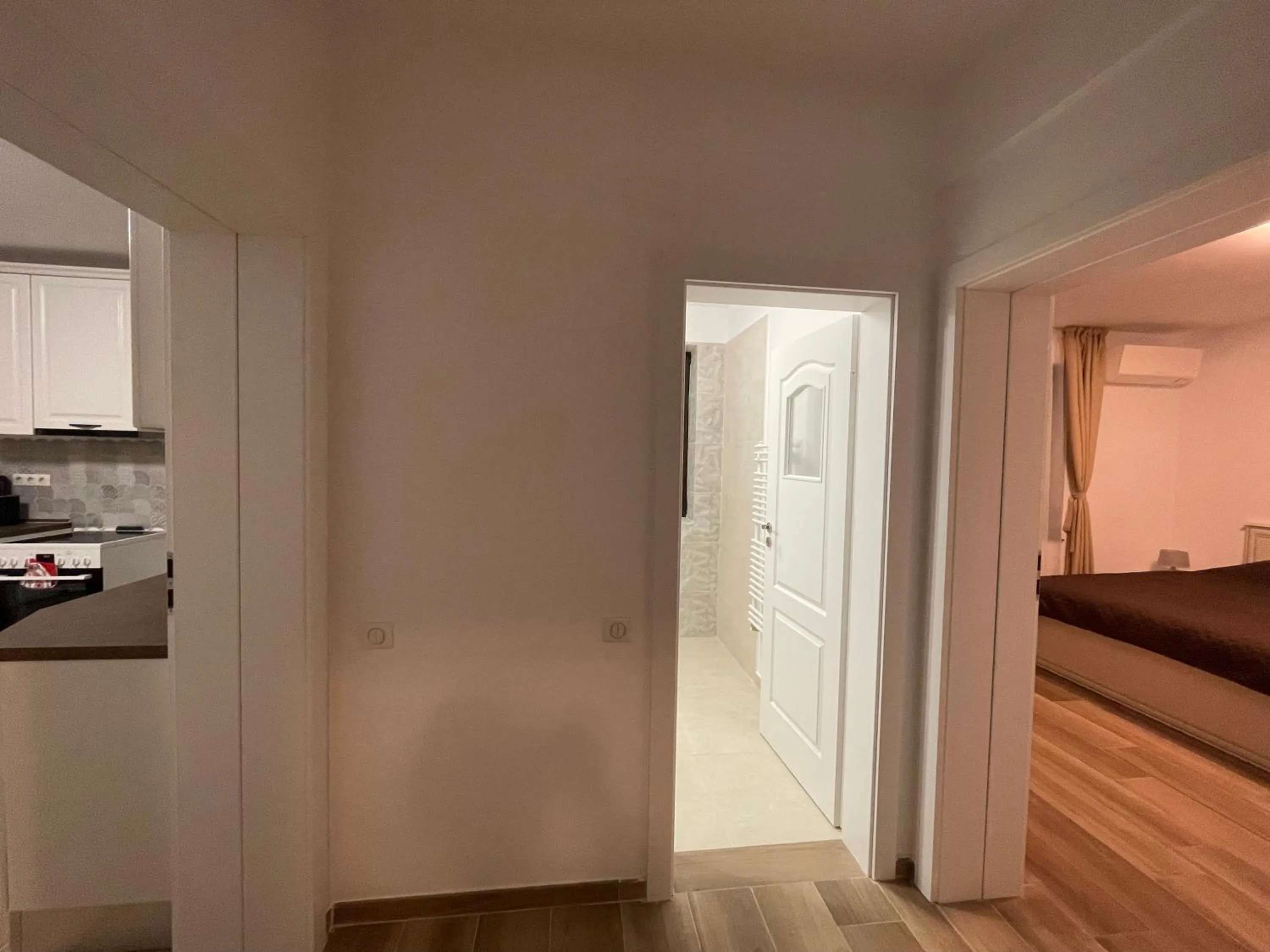 Facade/entrance in Iarca Inn