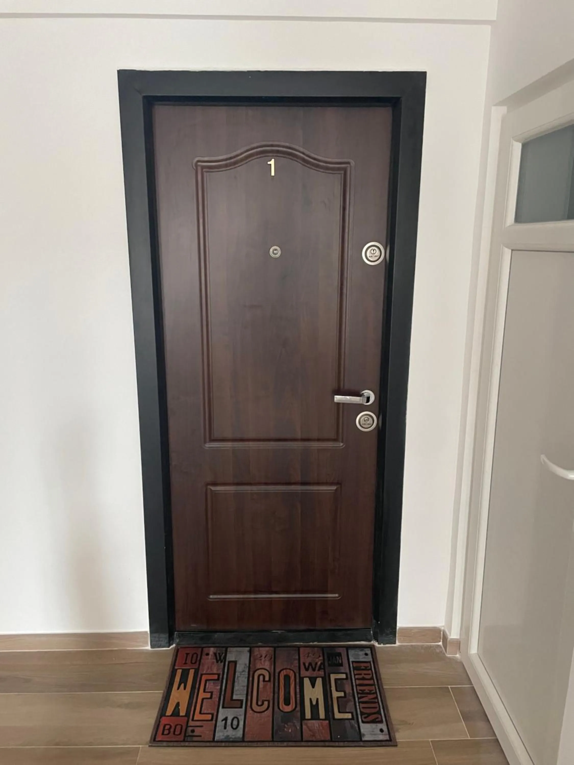 Facade/entrance in Iarca Inn