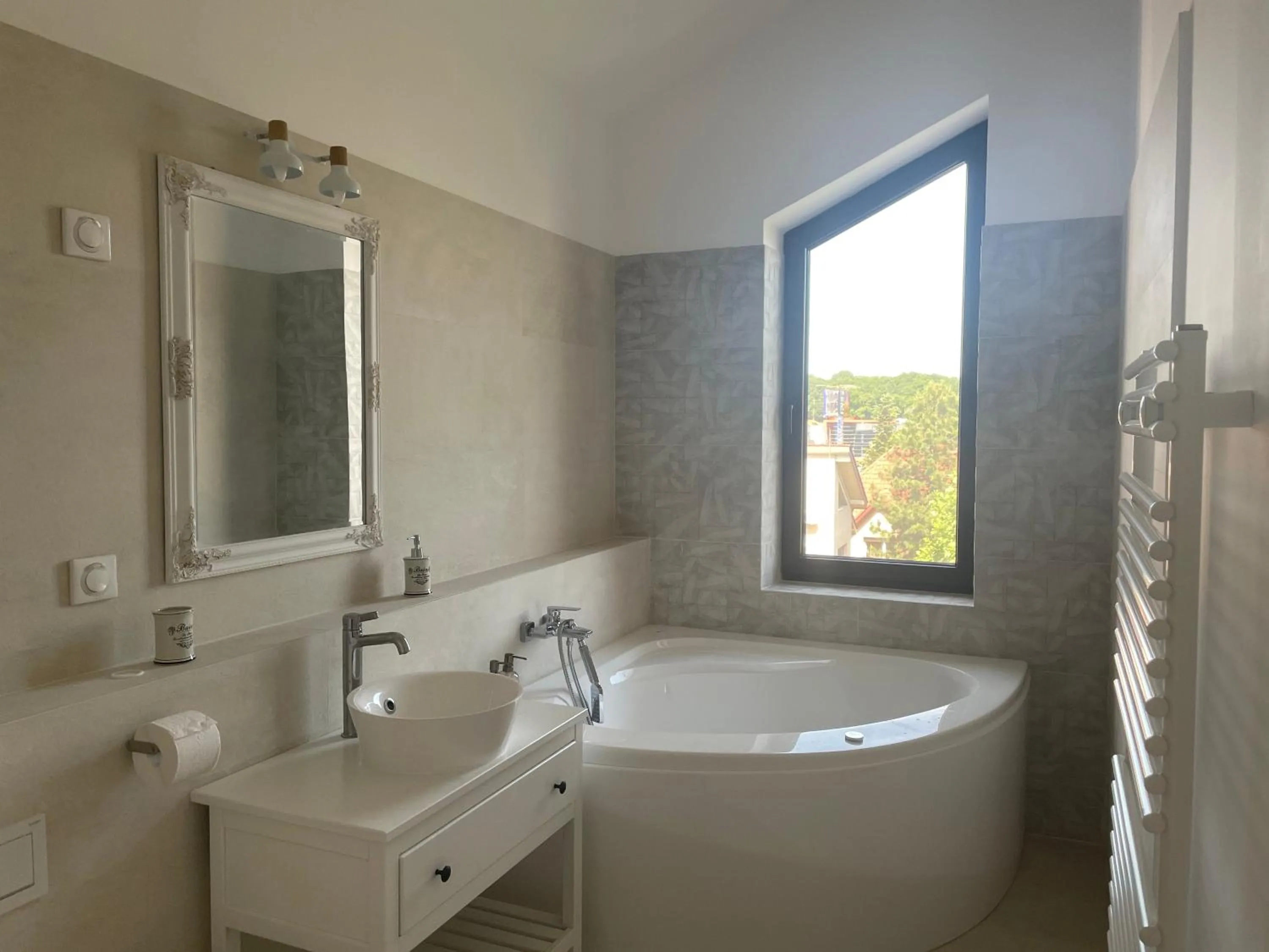 Bathroom in Iarca Inn