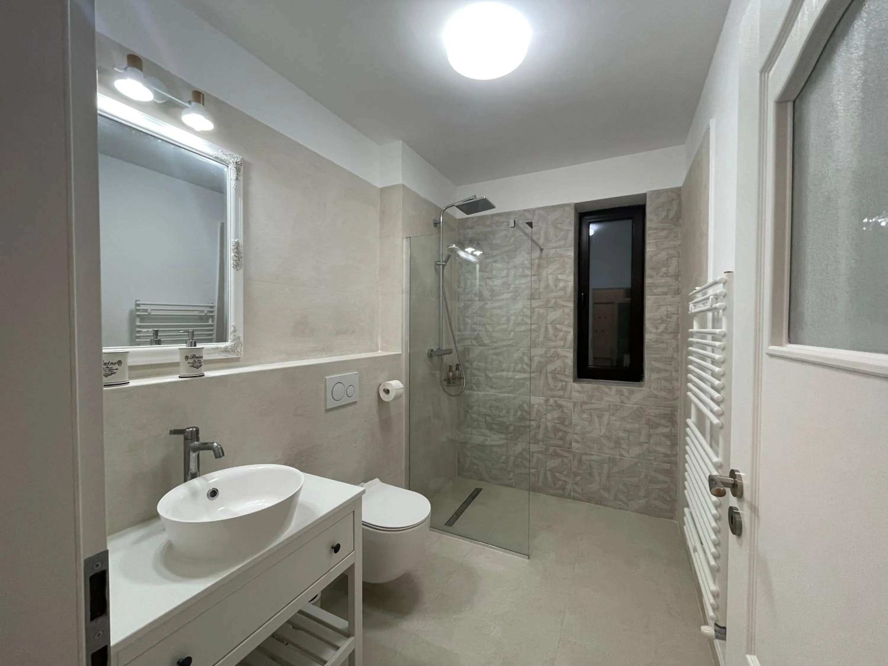 Bathroom in Iarca Inn