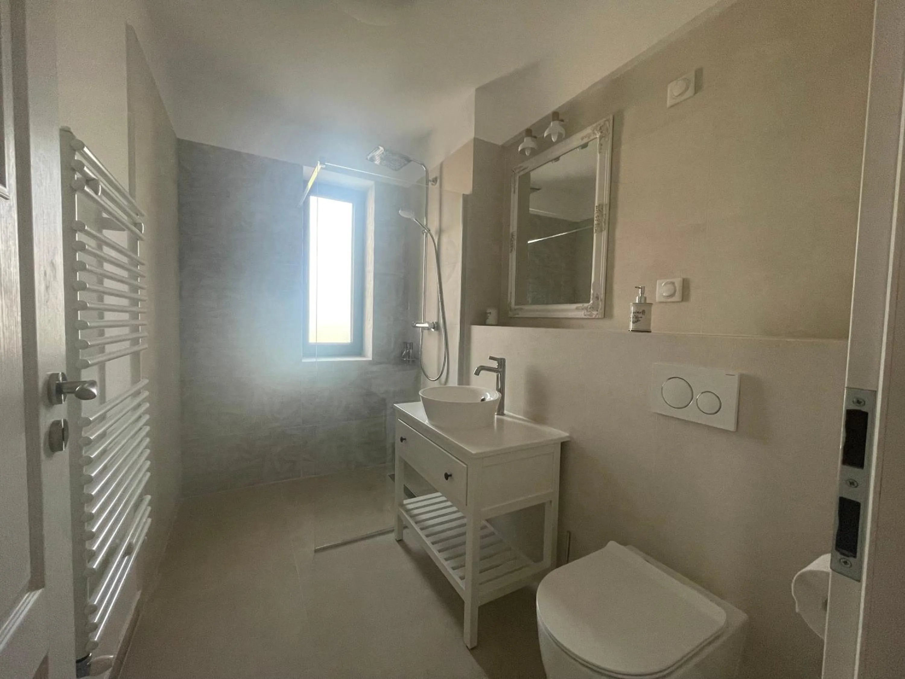 Bathroom in Iarca Inn