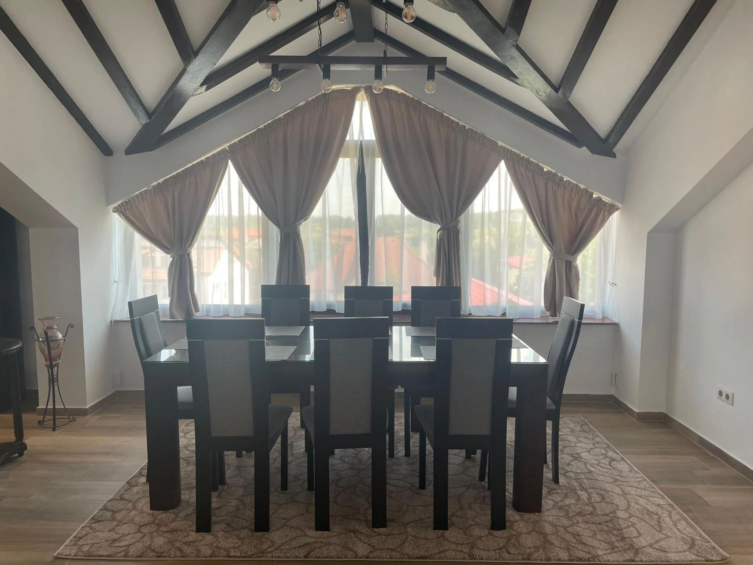 Dining area in Iarca Inn