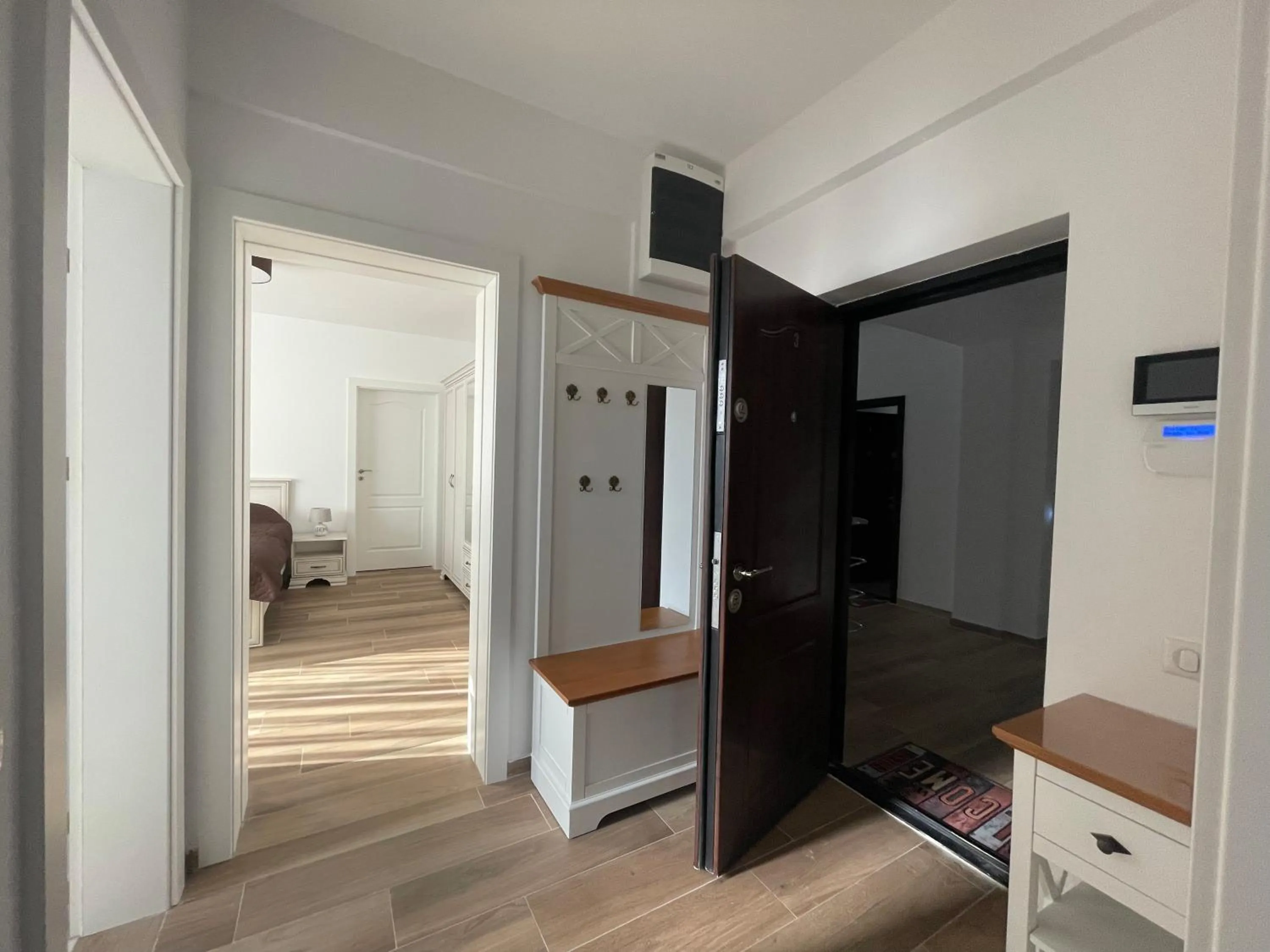 Facade/entrance in Iarca Inn