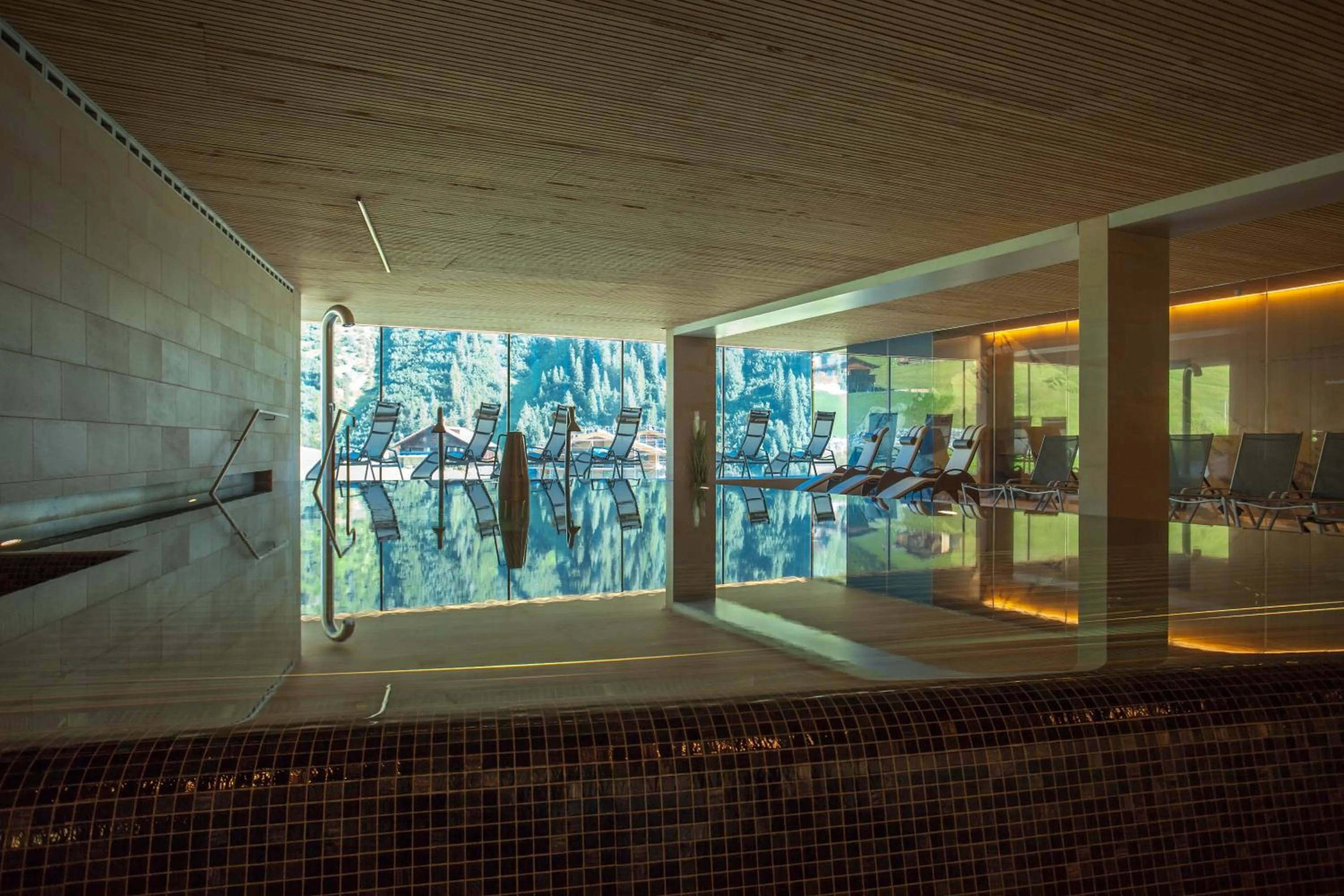 Swimming pool in Hotel Steffisalp