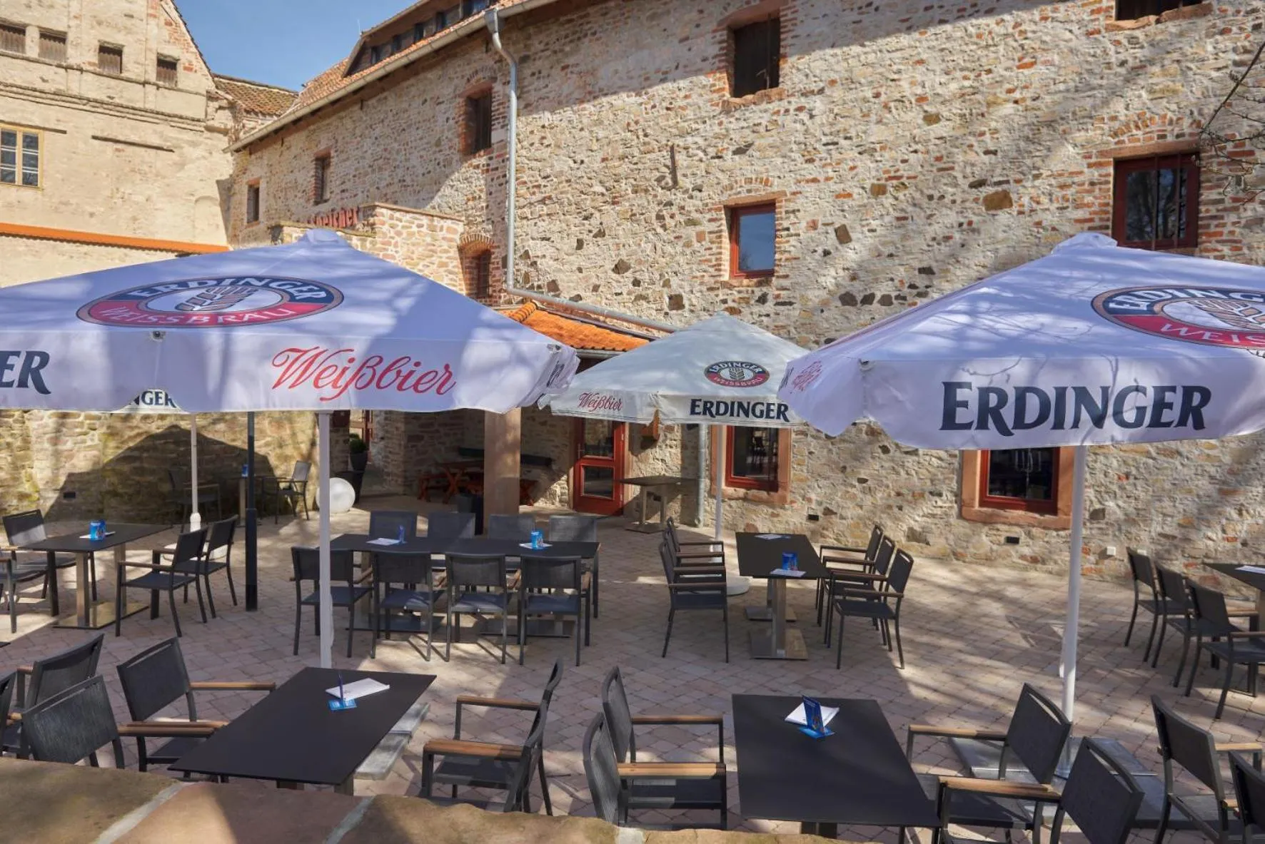 Restaurant/places to eat in Schloß Altenhausen