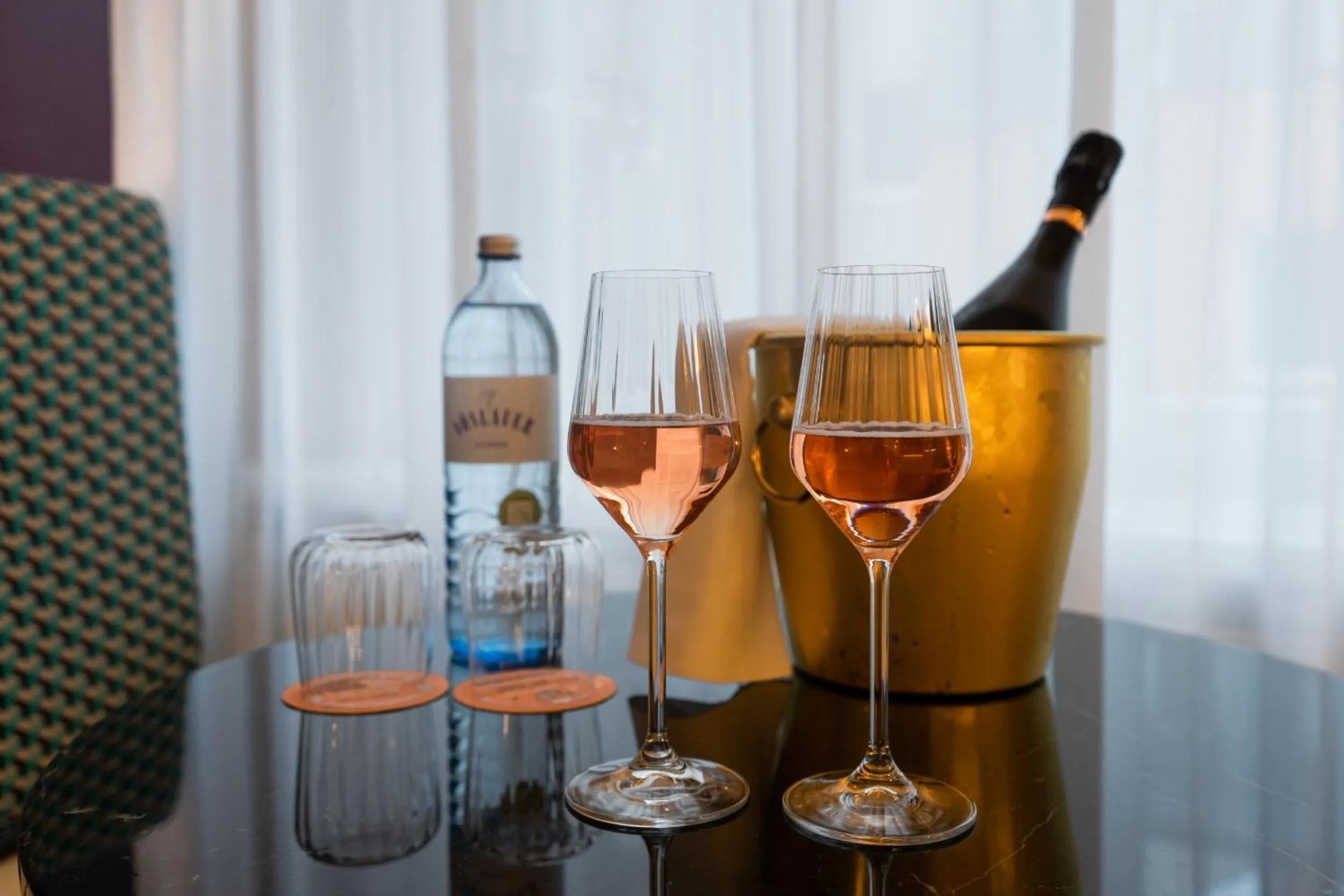 Drinks in Hotel Schani Salon