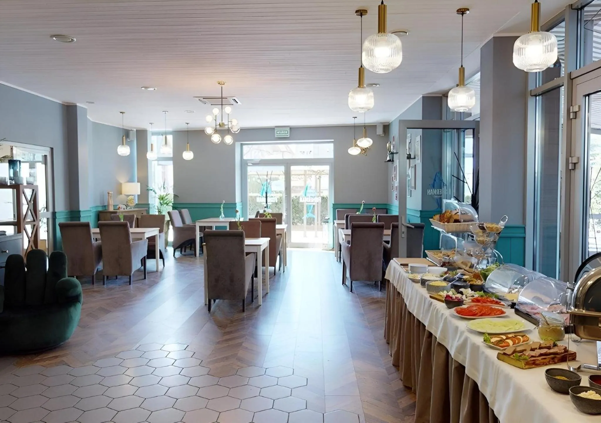 Food and drinks in Sentoza Sopot