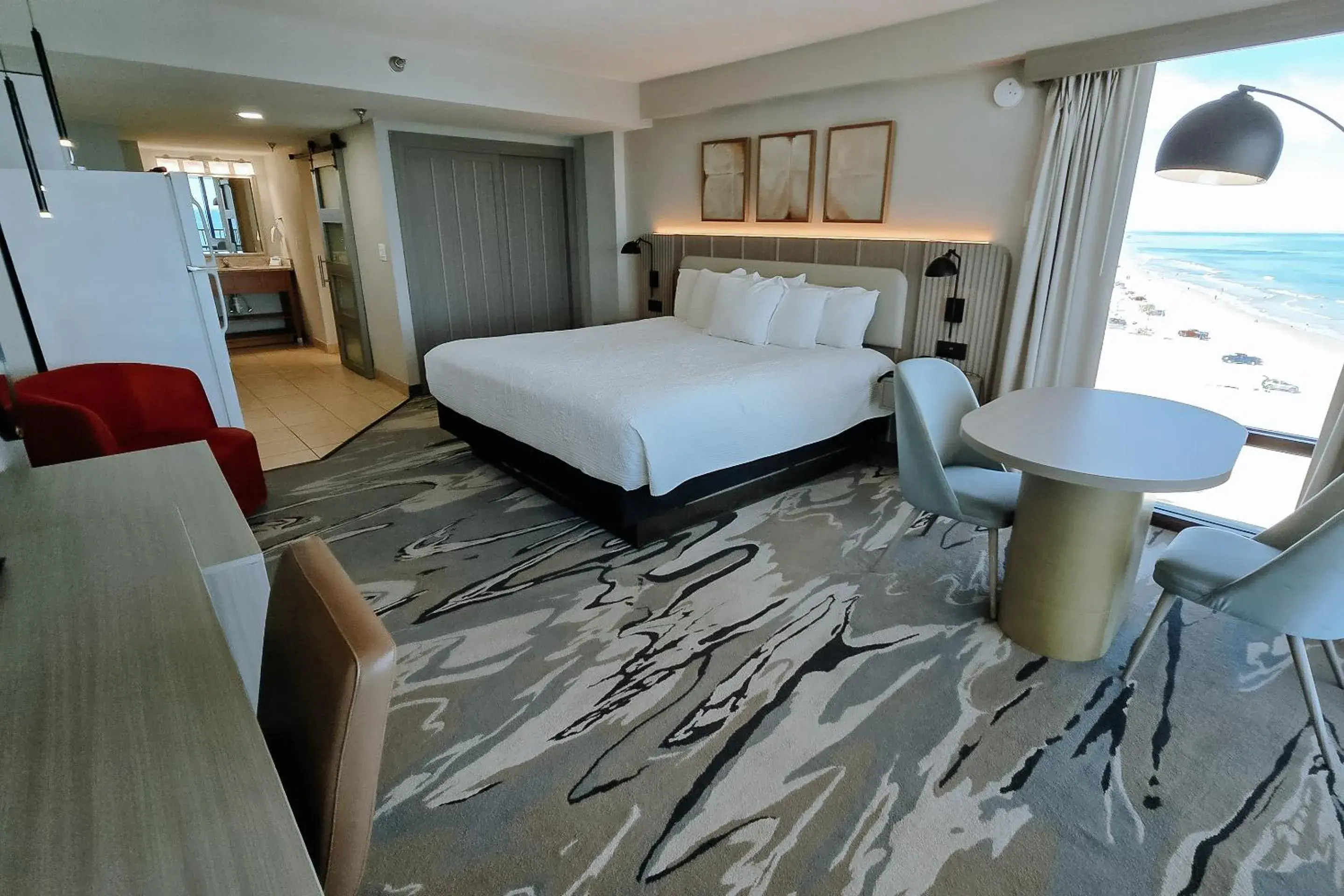 Bed in Nautilus Inn - Daytona Beach Bed in Nautilus Inn - Daytona Beach