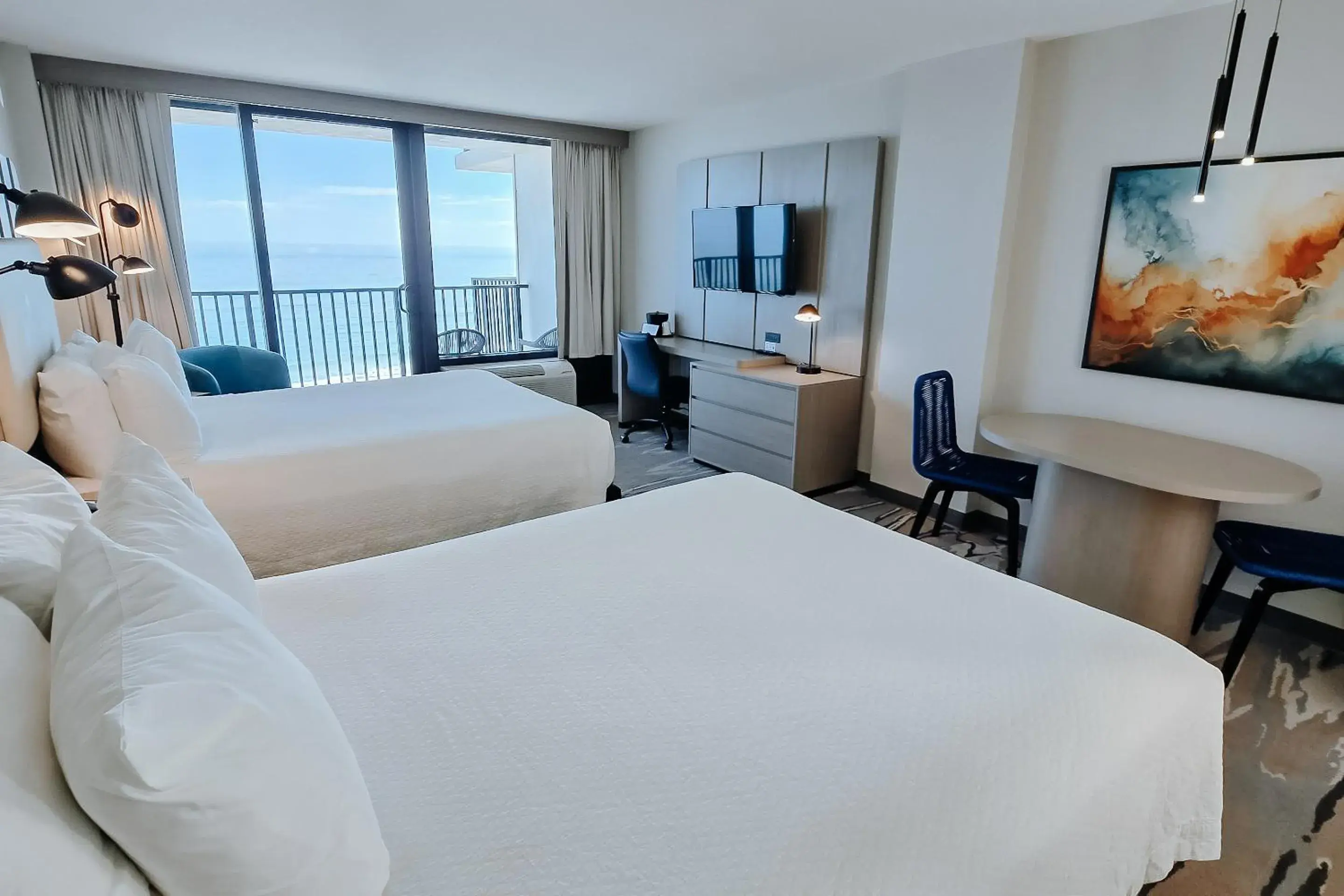 TV and multimedia, Bed in Nautilus Inn - Daytona Beach TV and multimedia, Bed in Nautilus Inn - Daytona Beach