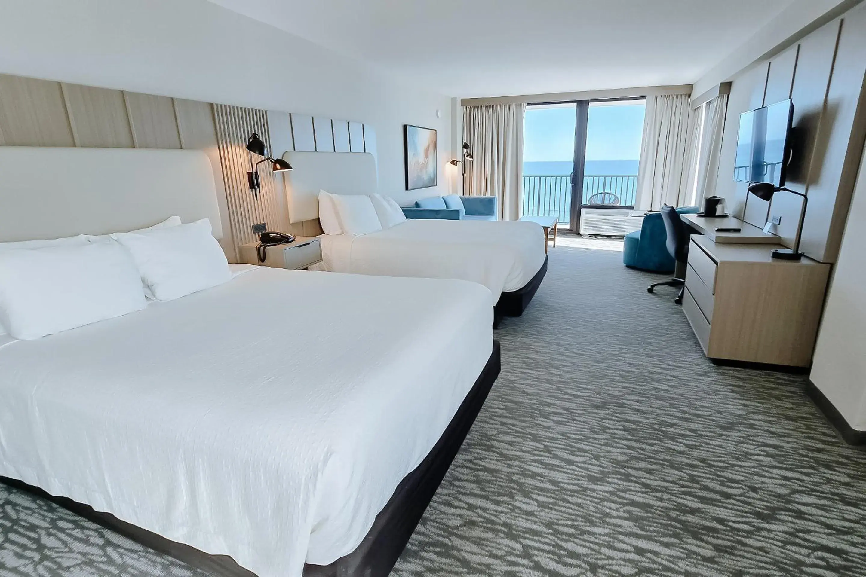 Bedroom, Bed in Nautilus Inn - Daytona Beach Bedroom, Bed in Nautilus Inn - Daytona Beach