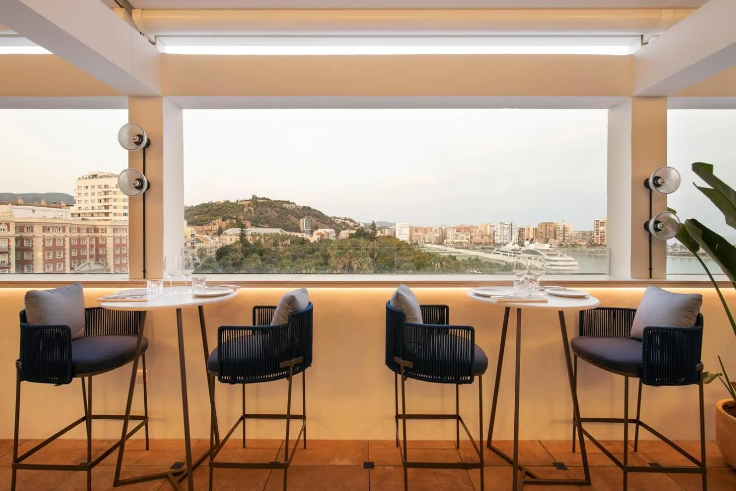 Restaurant/places to eat in Only YOU Hotel Málaga