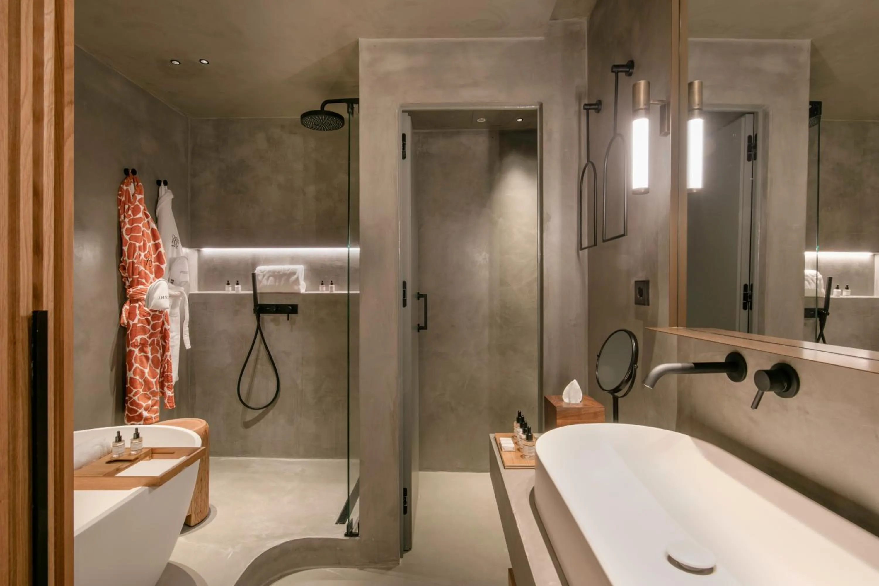 Bath in Only YOU Hotel Málaga