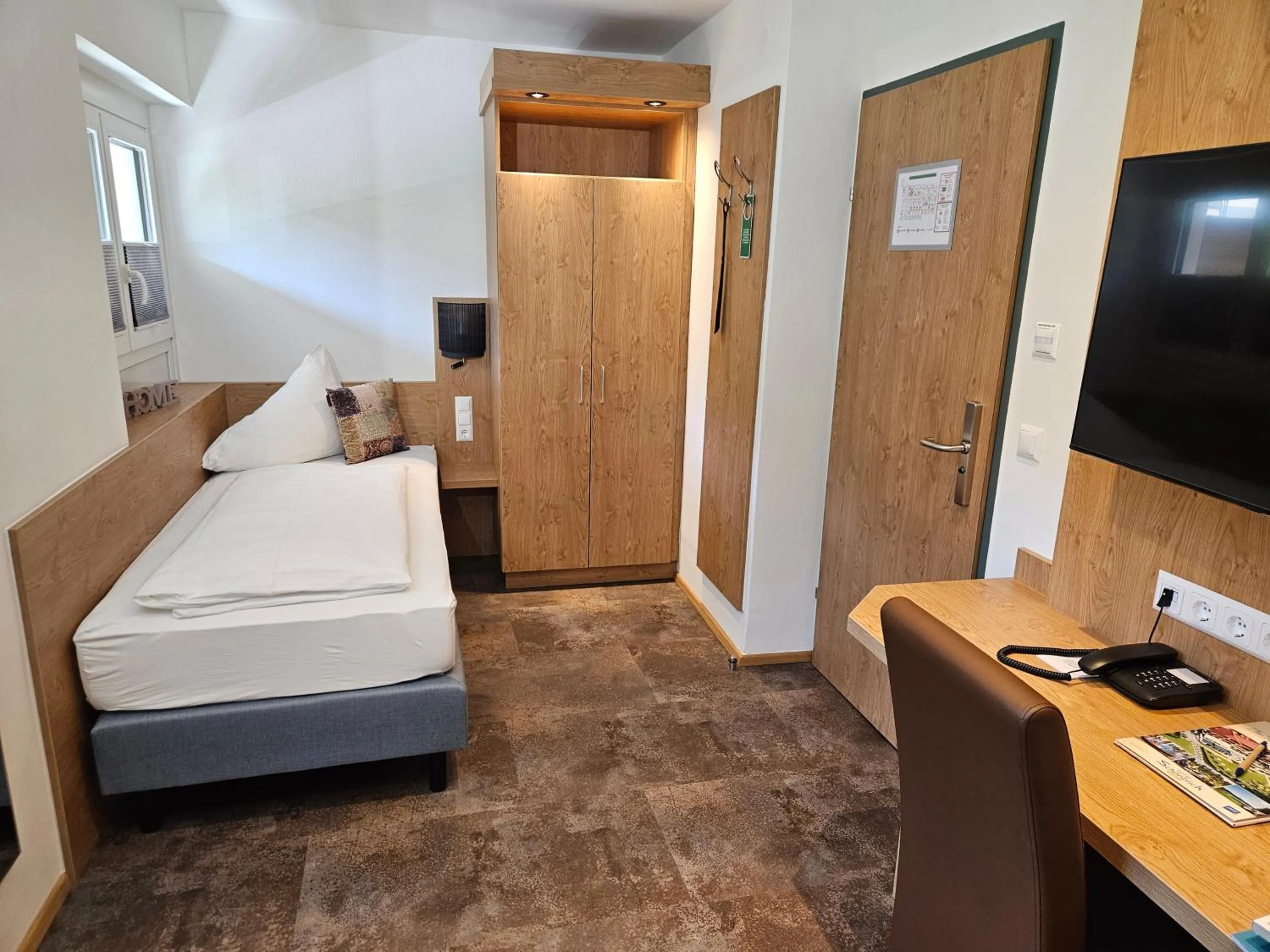 Photo of the whole room, Bed in Dei Hotel Schönblick