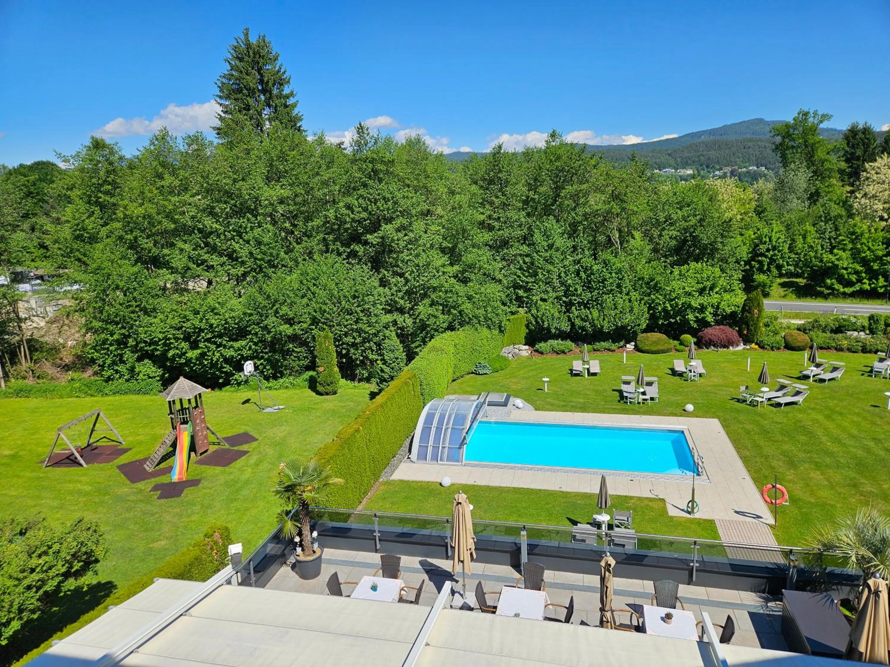 Pool view in Dei Hotel Schönblick