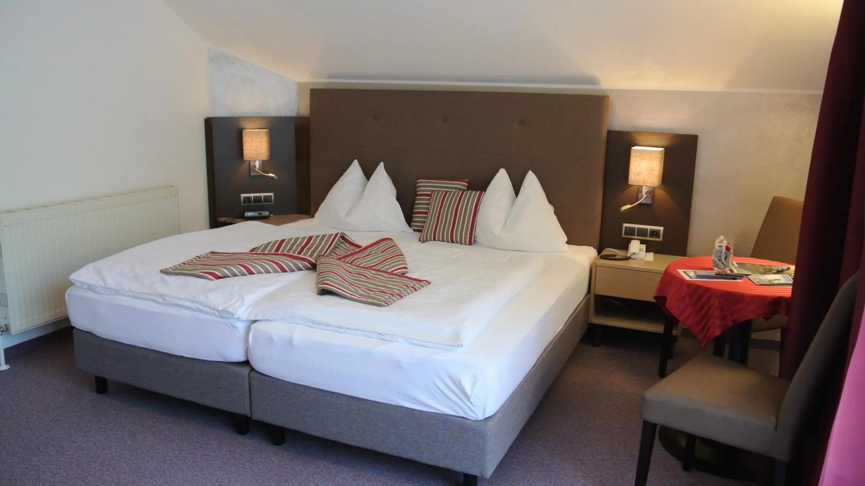 Photo of the whole room, Bed in Dei Hotel Schönblick