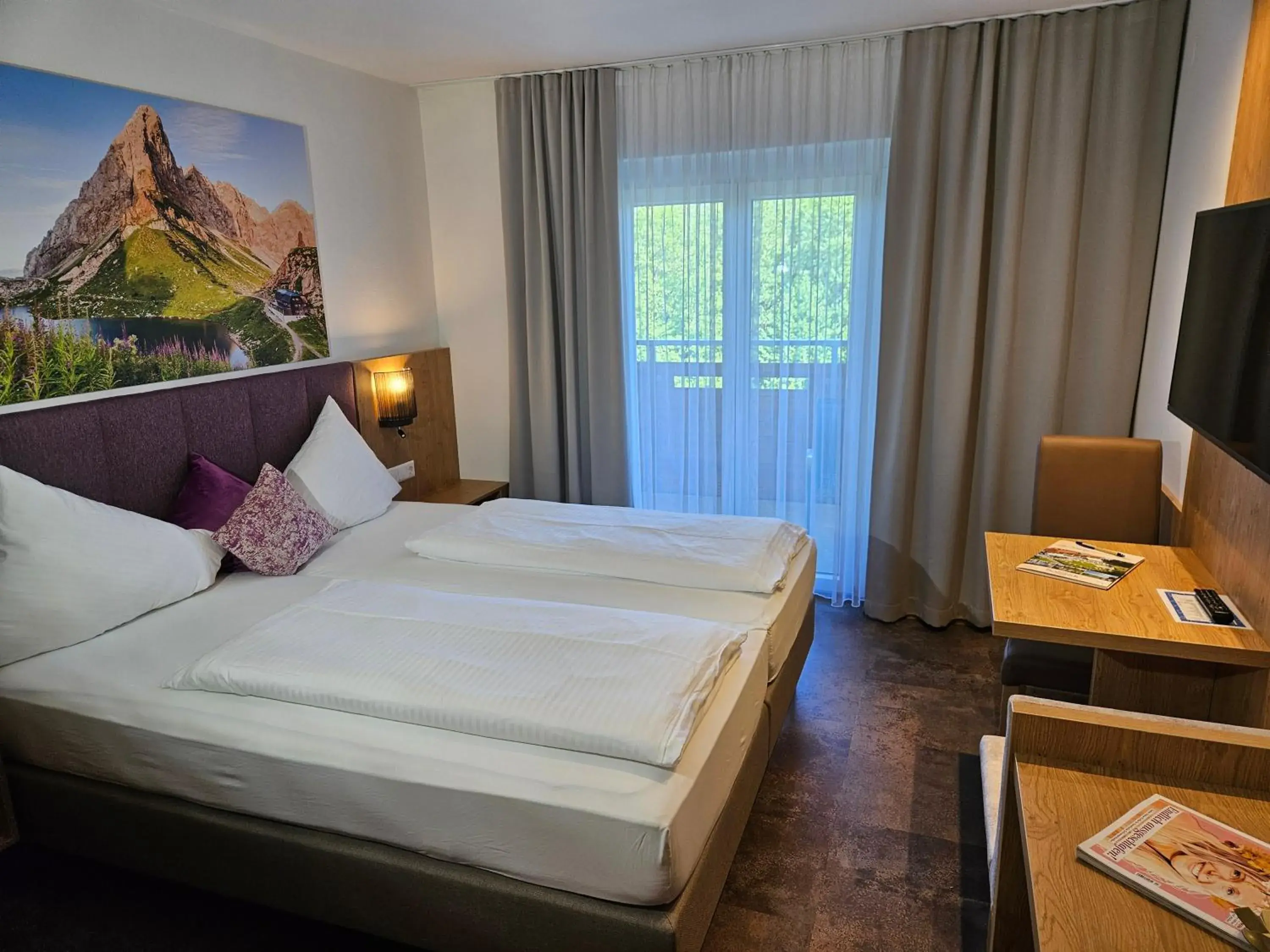 Economy Double Room in Dei Hotel Schönblick Economy Double Room in Dei Hotel Schönblick