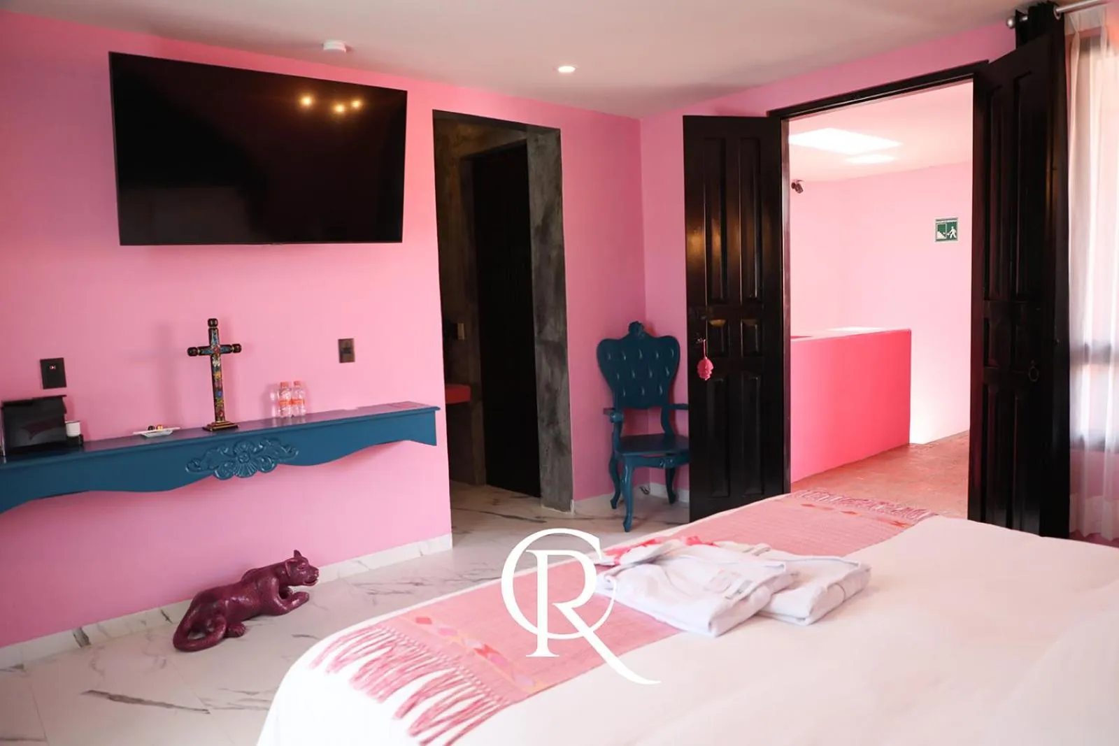 Bed in Casa Rosa Hotel & Spa