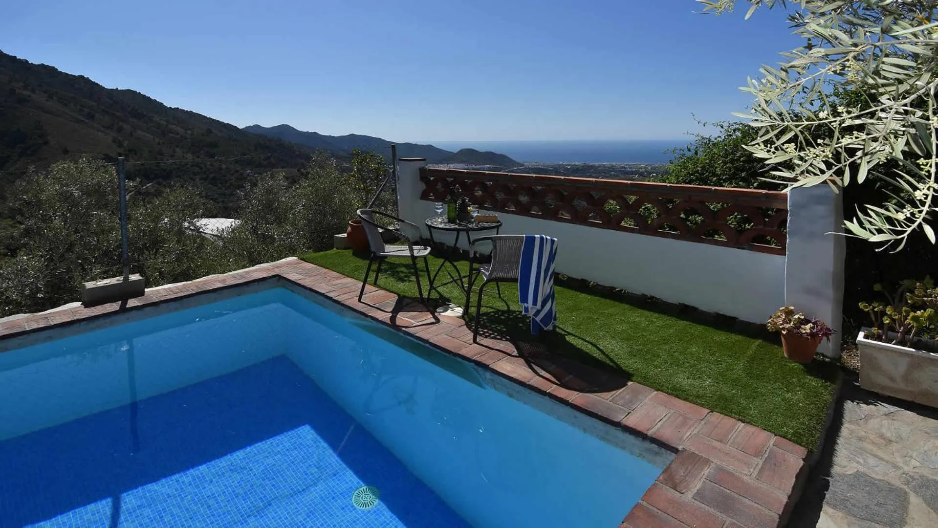 Swimming pool in Villa Azul by Casitas Select